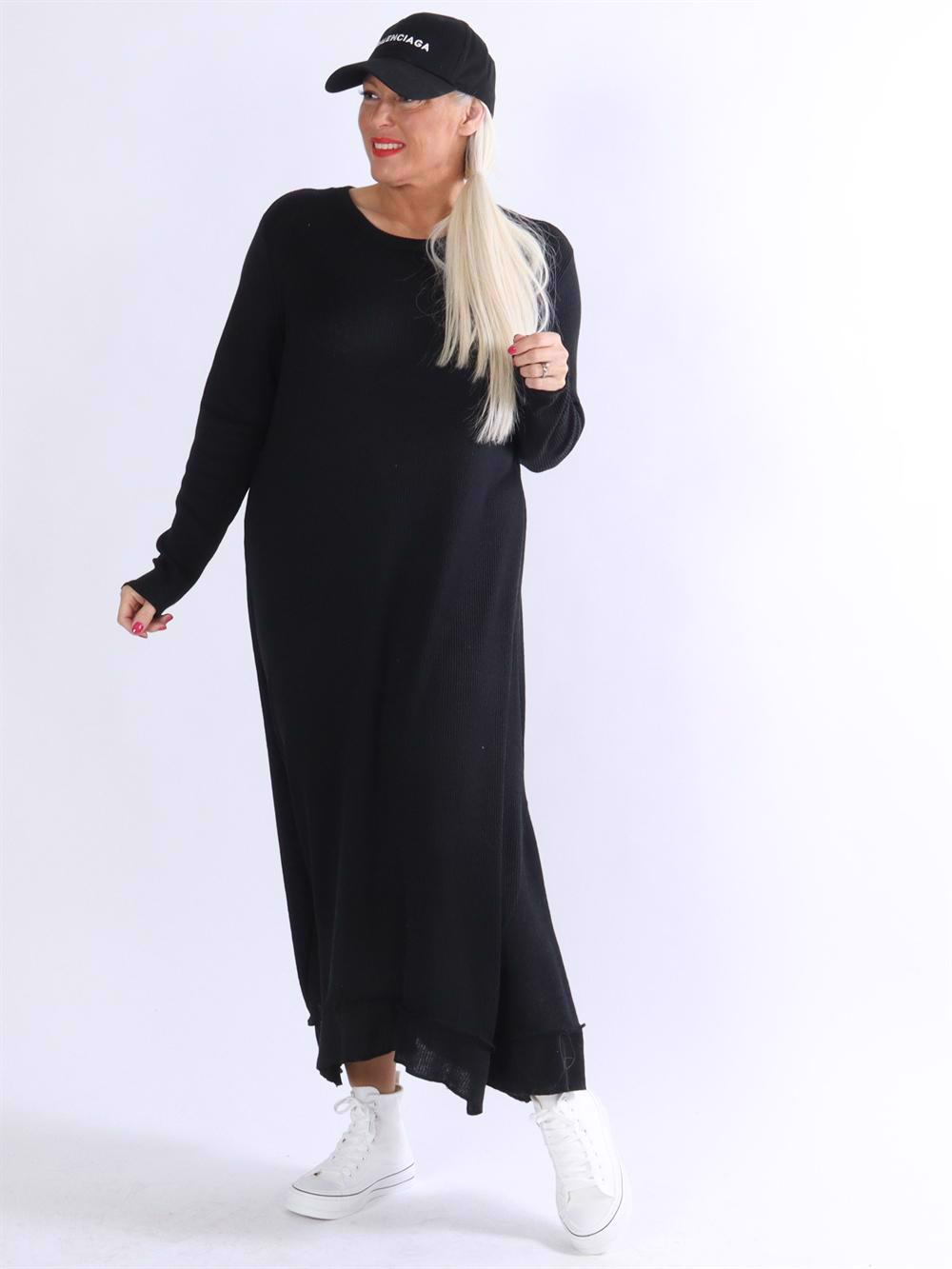 Norma - Lång mjuk ribbad klänning