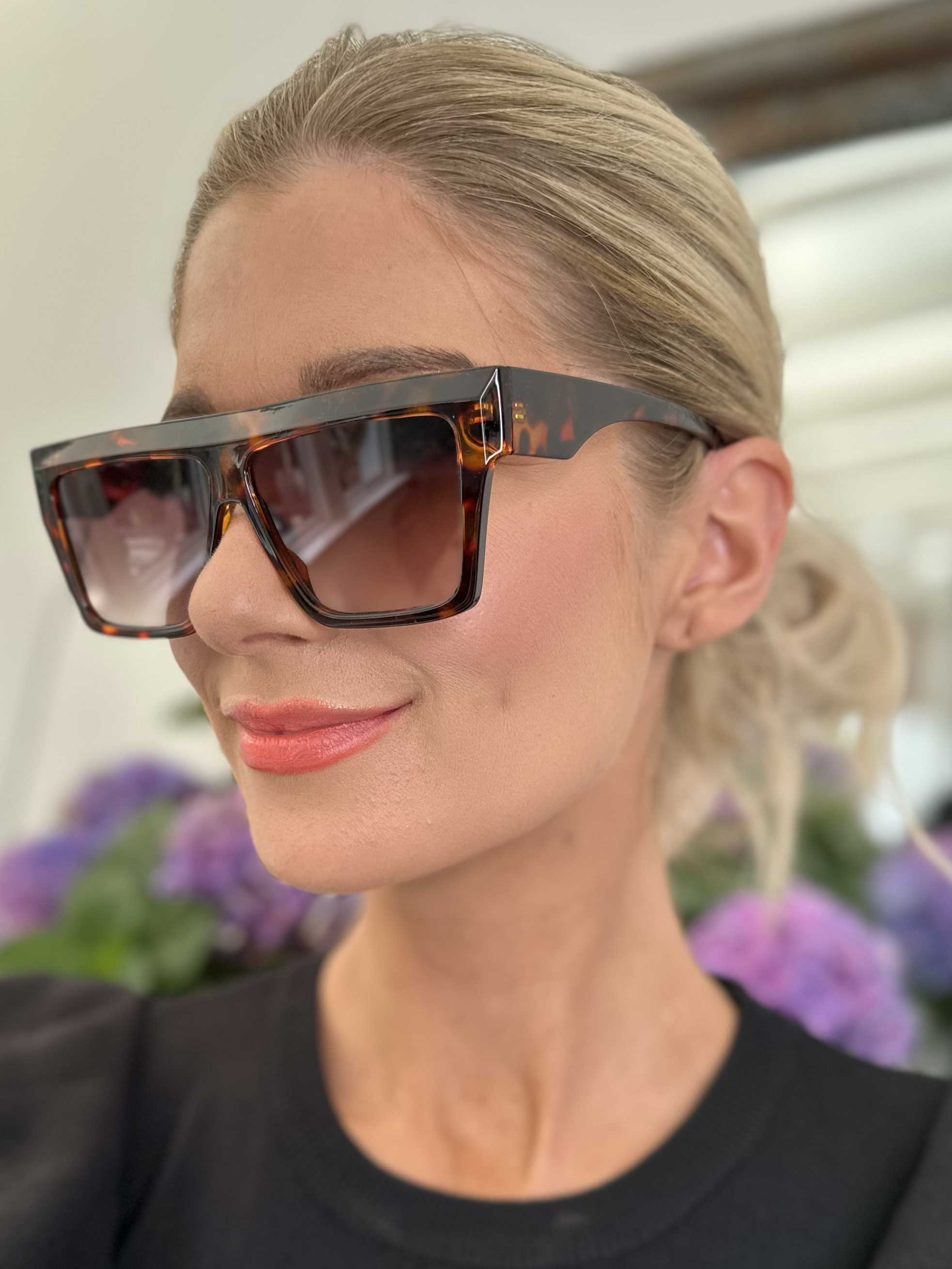 Odessa - Fyrkantiga solglasögon med platt topp - Brown leo