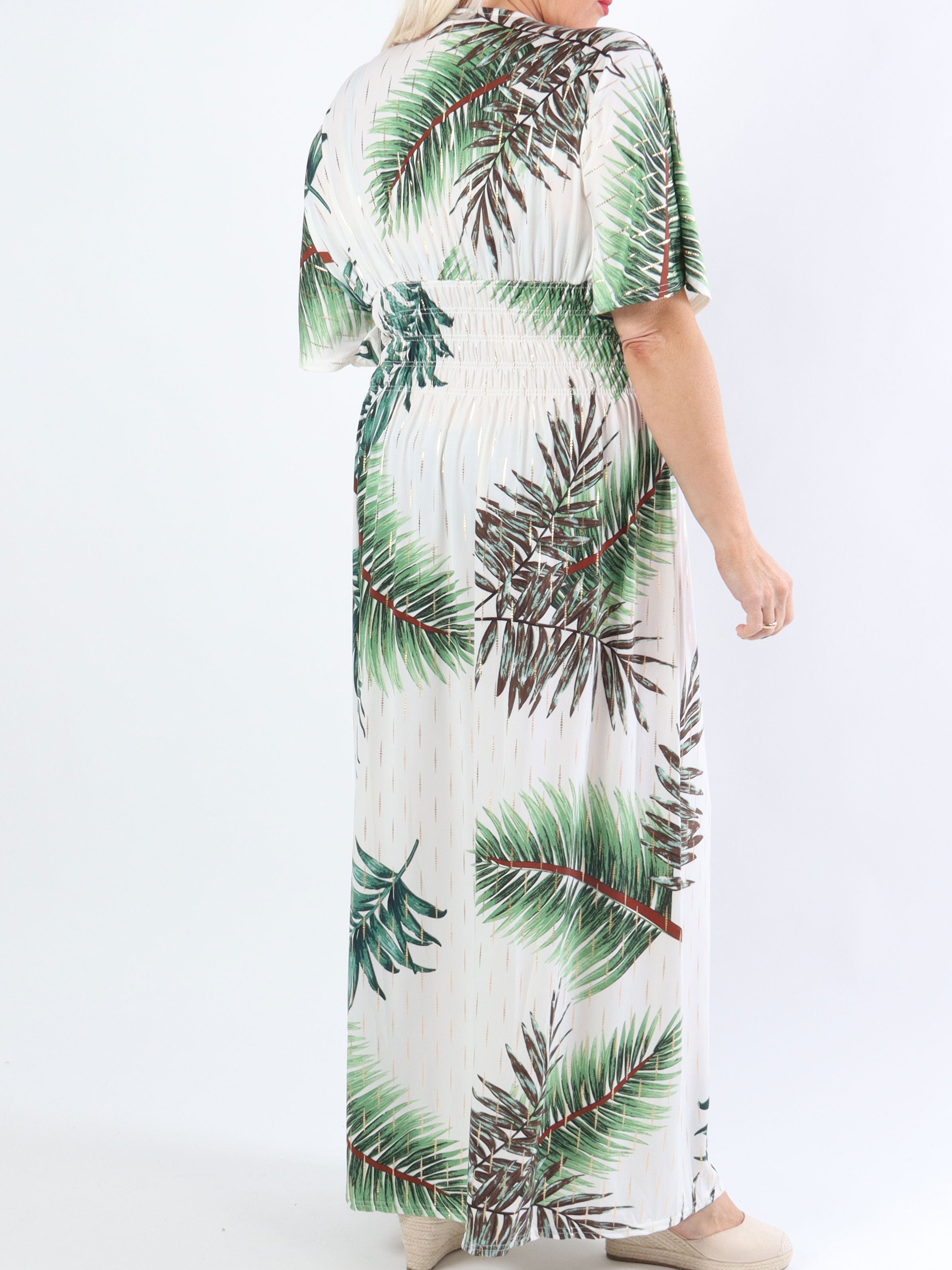 Pams Palm - Lång stretchig plus size klänning i skrynkelfritt material