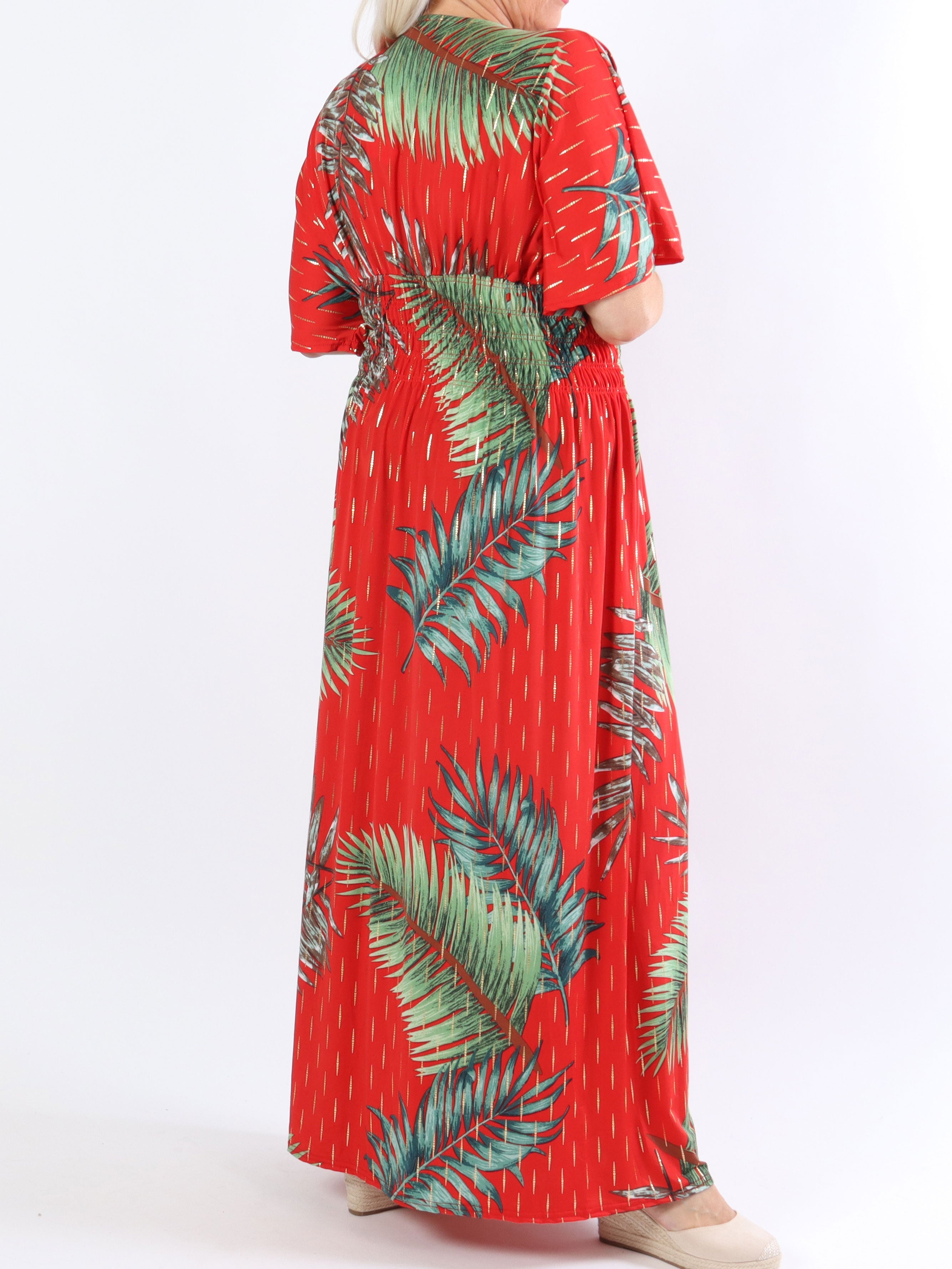 Pams Palm - Lång stretchig plus size klänning i skrynkelfritt material