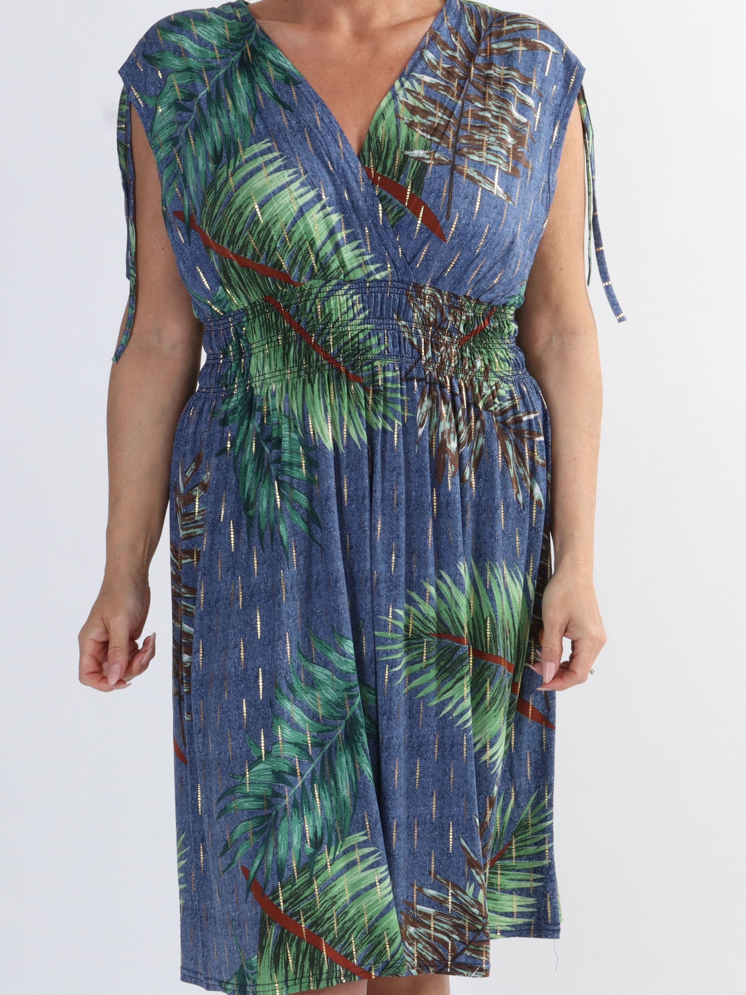 Pams palm Short - Kort elastisk plus size-klänning i rynkfritt tyg - Black