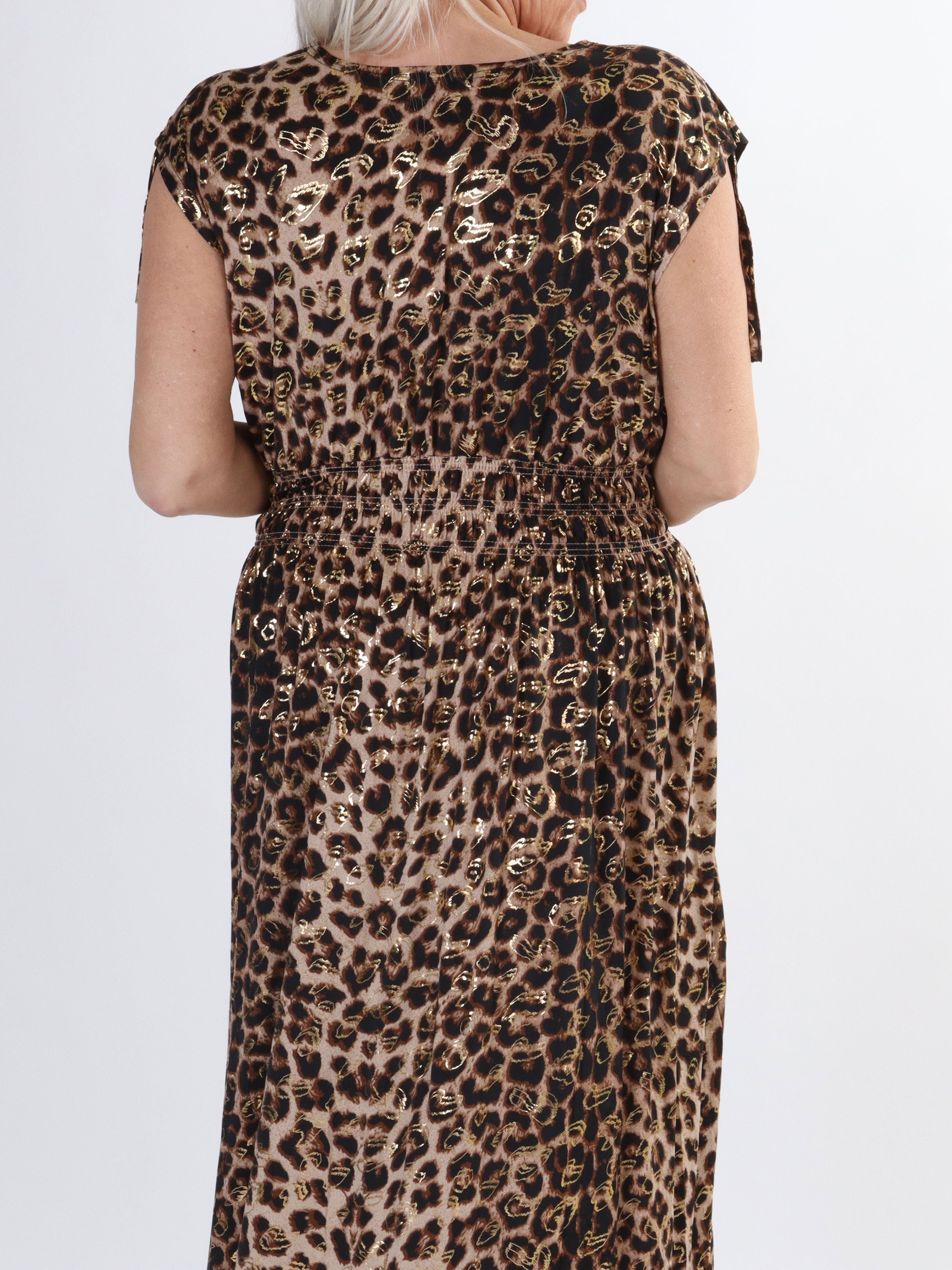 Pams Leo Sleeveless - Lång elastisk klänning i rynkfritt tyg i plus size storlek