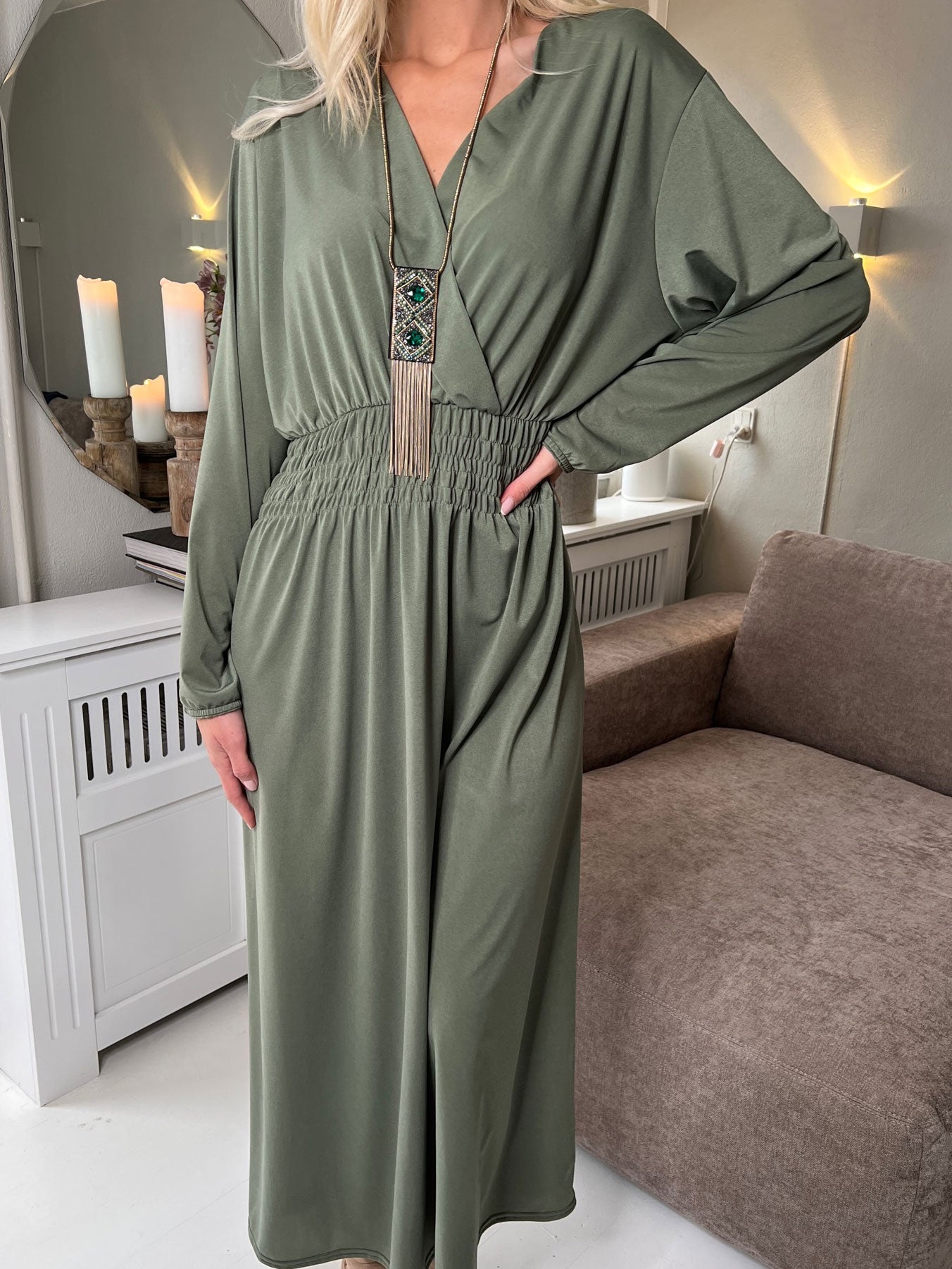 Pams Long Sleeve - Lång elastisk klänning i veckfritt tyg - Black