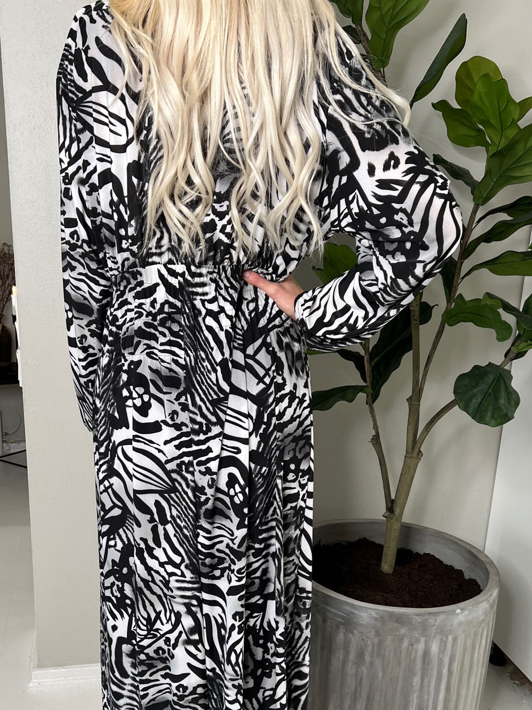 Pams Long Sleeve - Lång elastisk klänning i veckfritt tyg