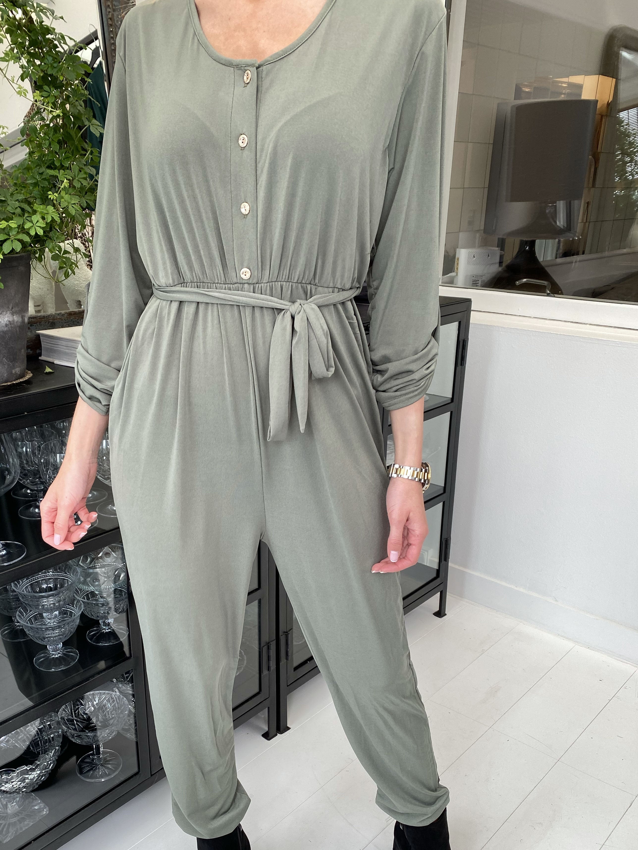 Pamy - Supermjuk och stretchig jumpsuit - Army
