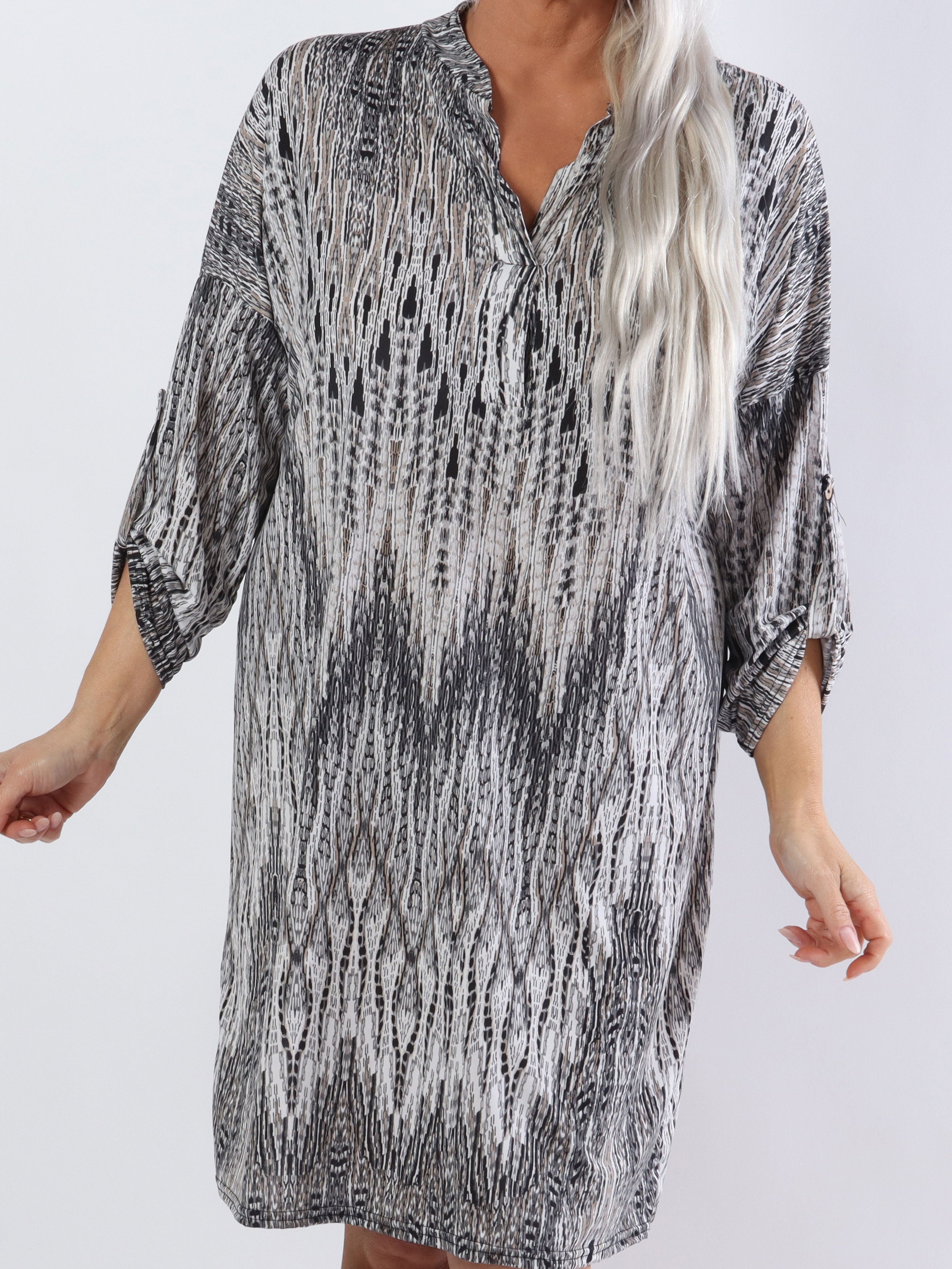 Paprika - Tunikaklänning i stora storlekar med coolt tryck