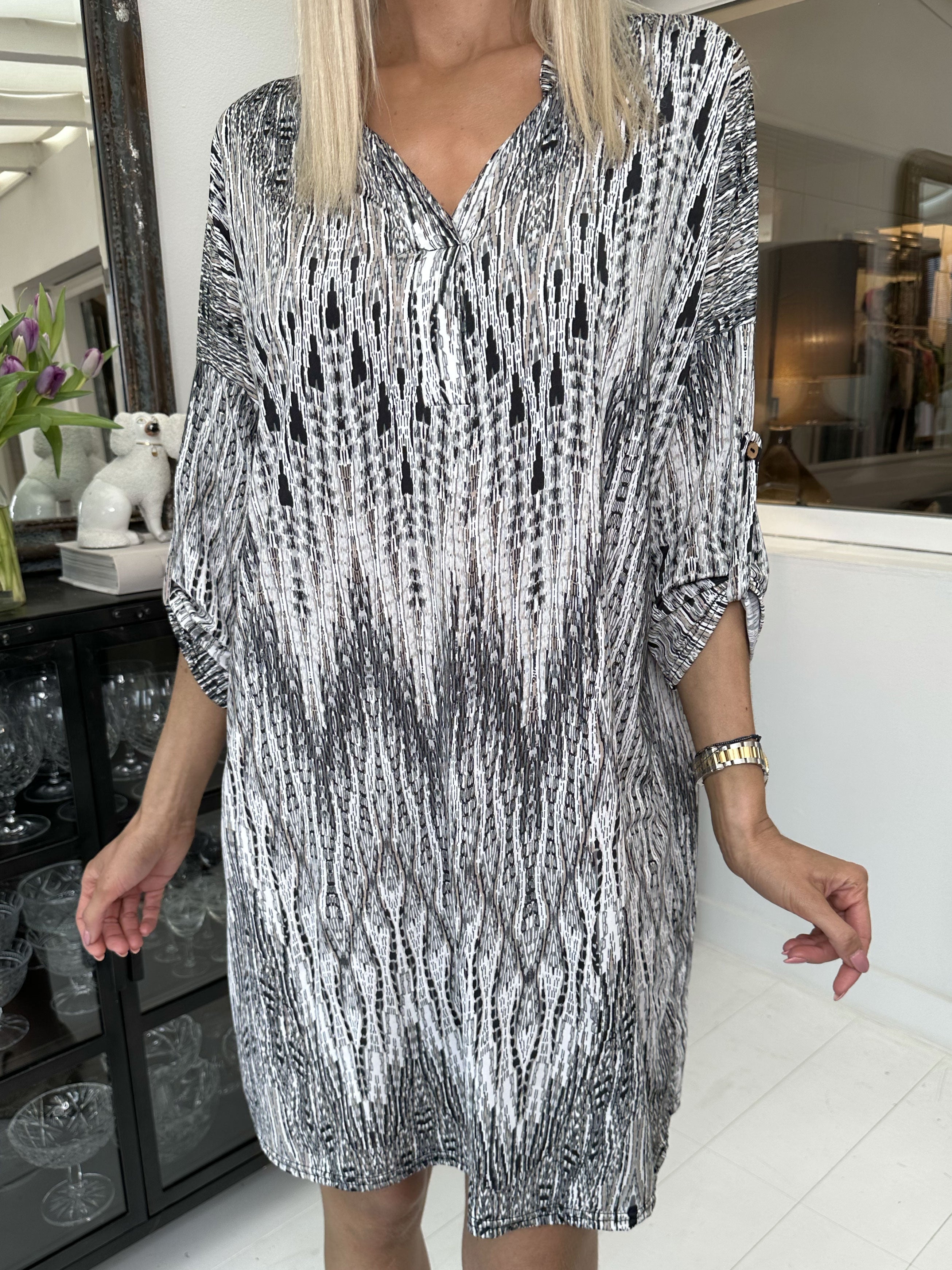 Paprika - Härlig tunikaklänning i coolt tryck