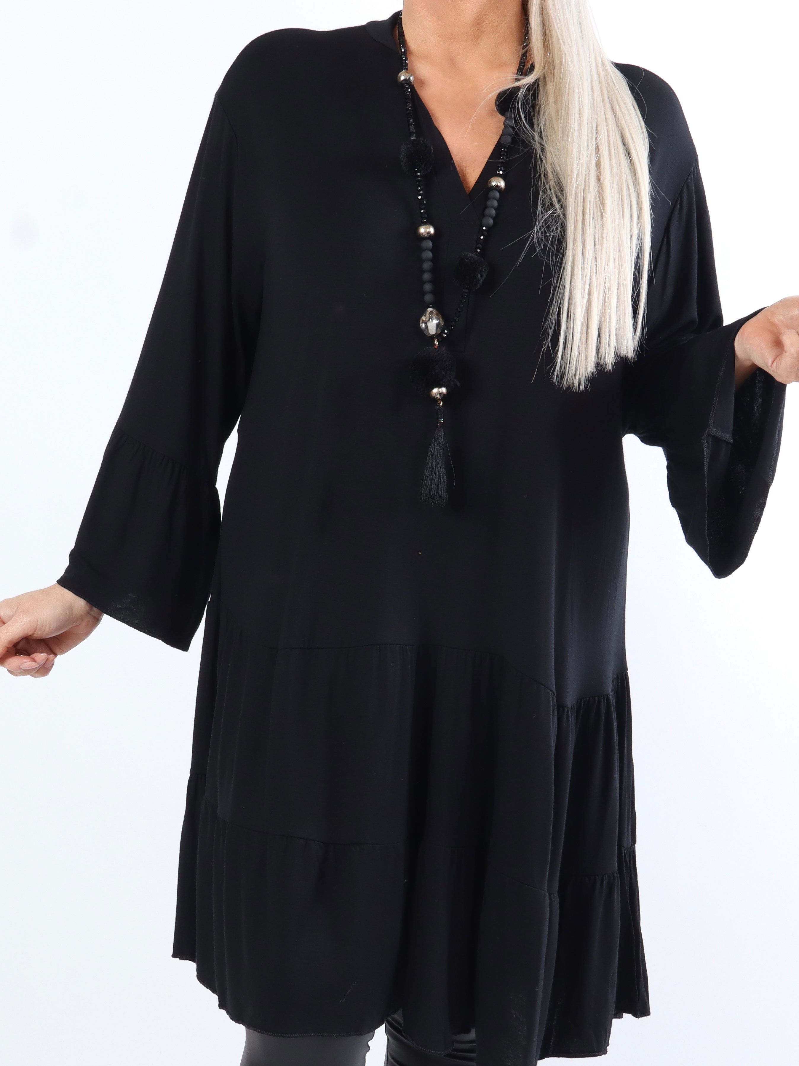 Pauline Plain - Plus size klänning med v-ringning och liten volangkjol - Taupe