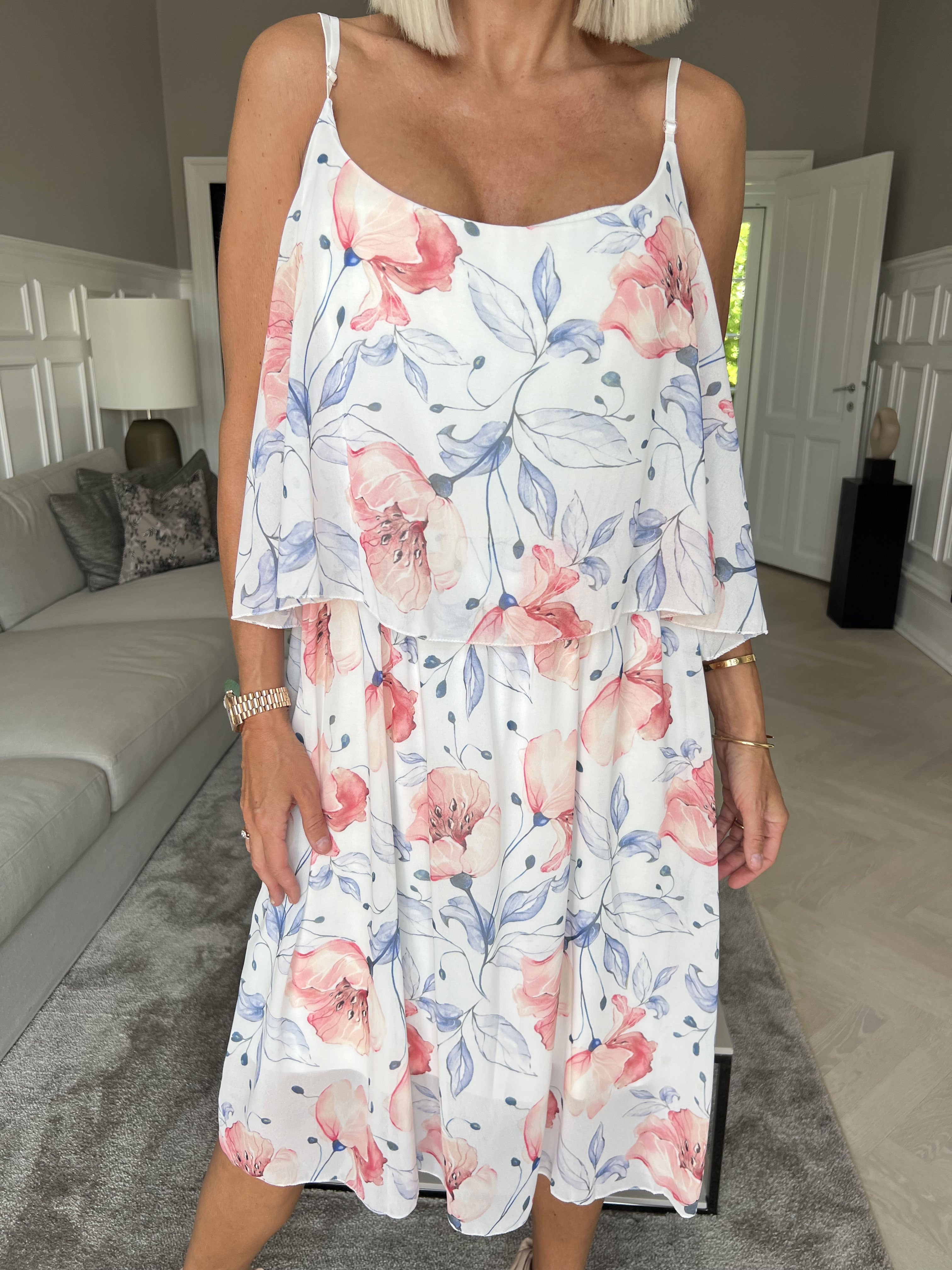 Pavo - Söt sommarklänning med yttre lager av chiffong