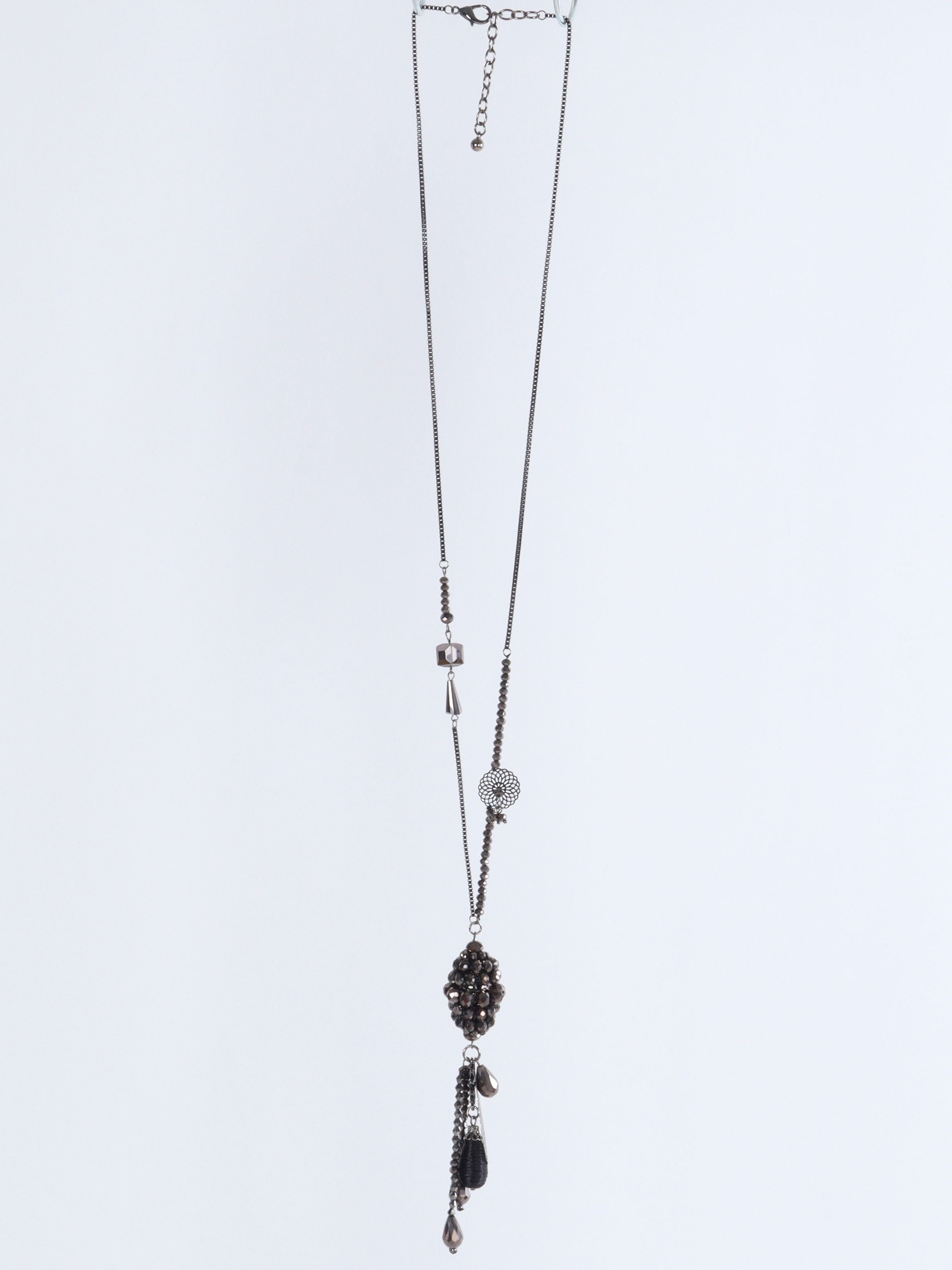 Petra - Fin kedja med pärlor och hänge