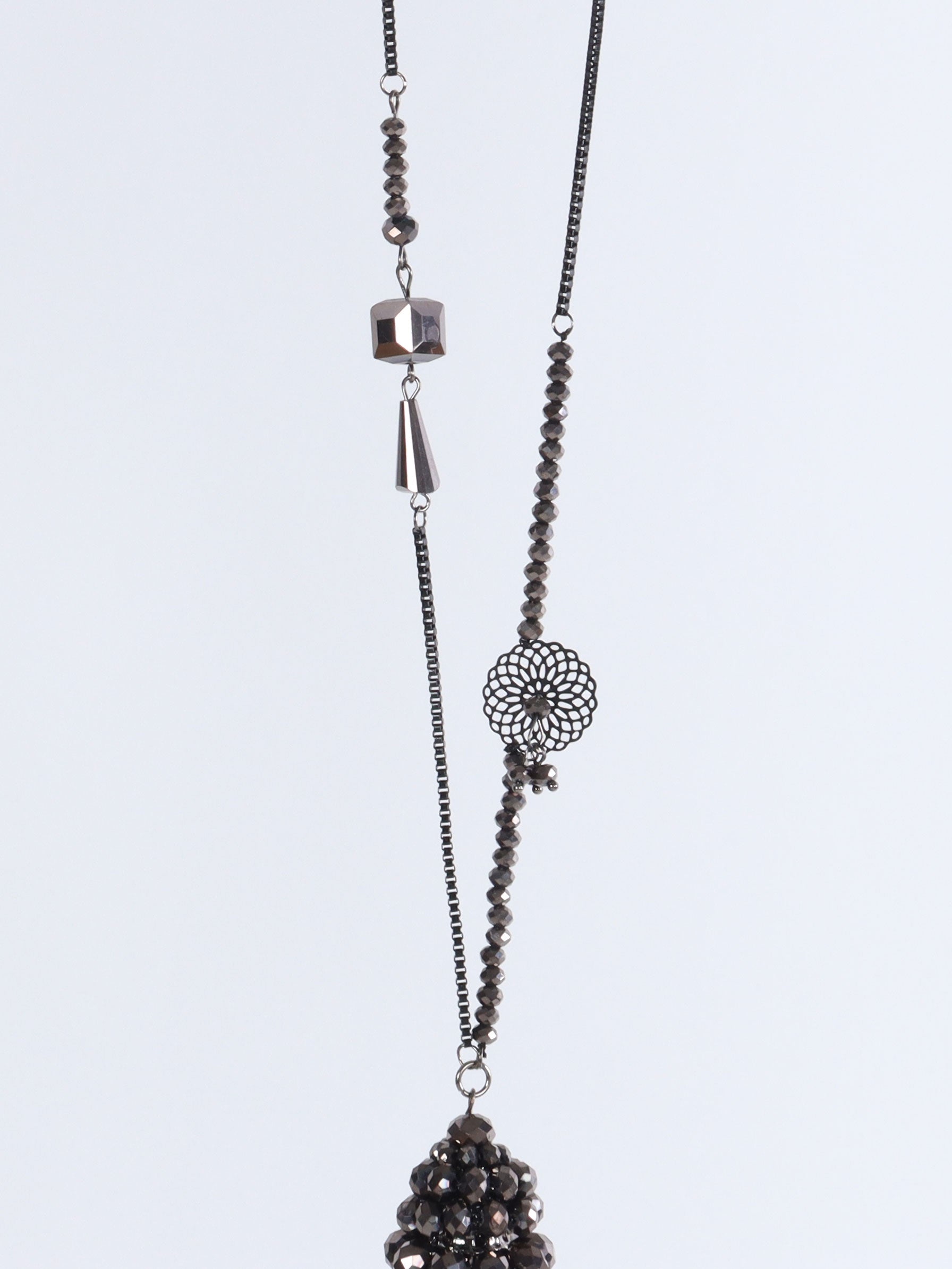 Petra - Fin kedja med pärlor och hänge