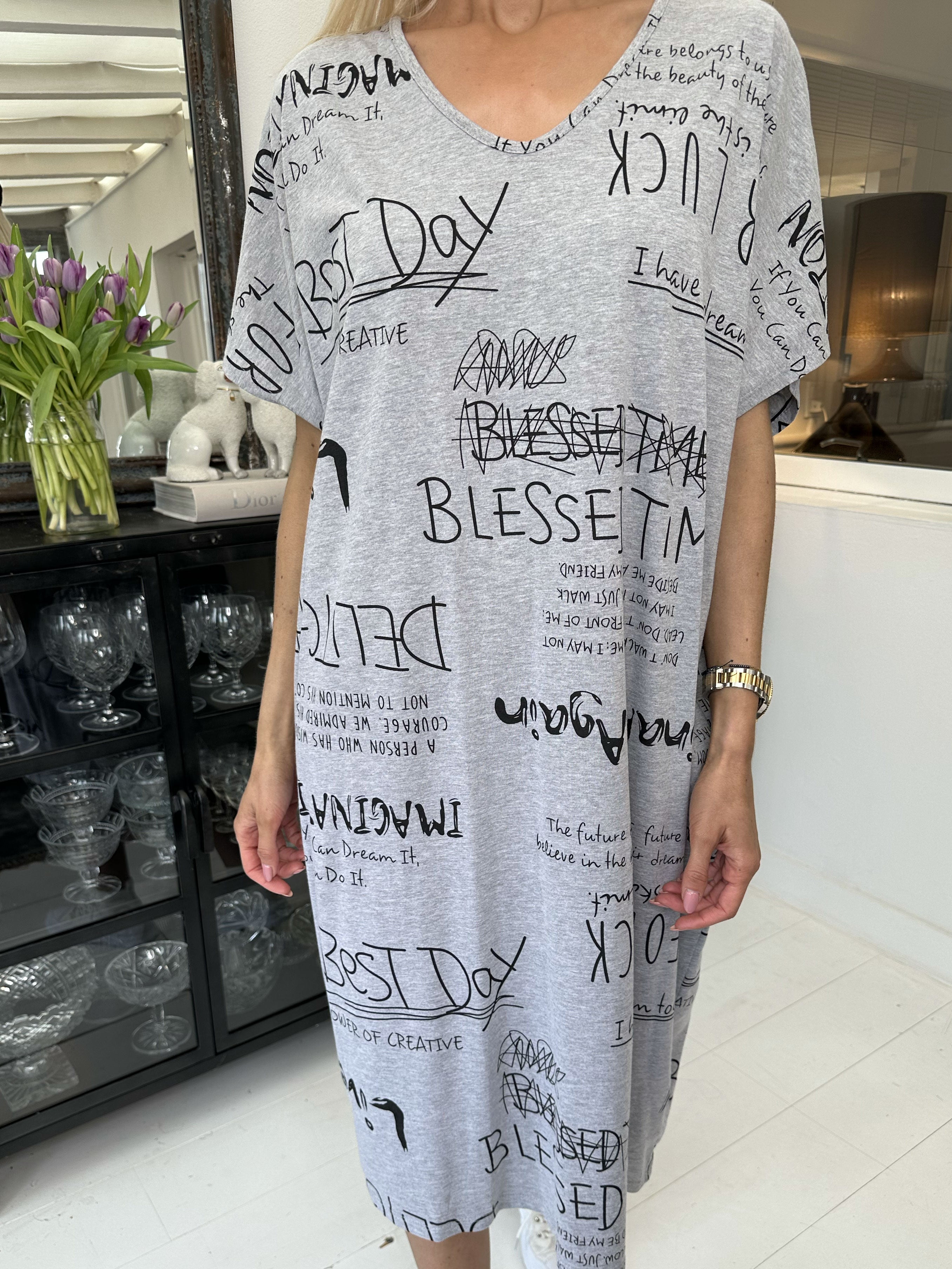 Pil - Cool t-shirt klänning med skrift - White