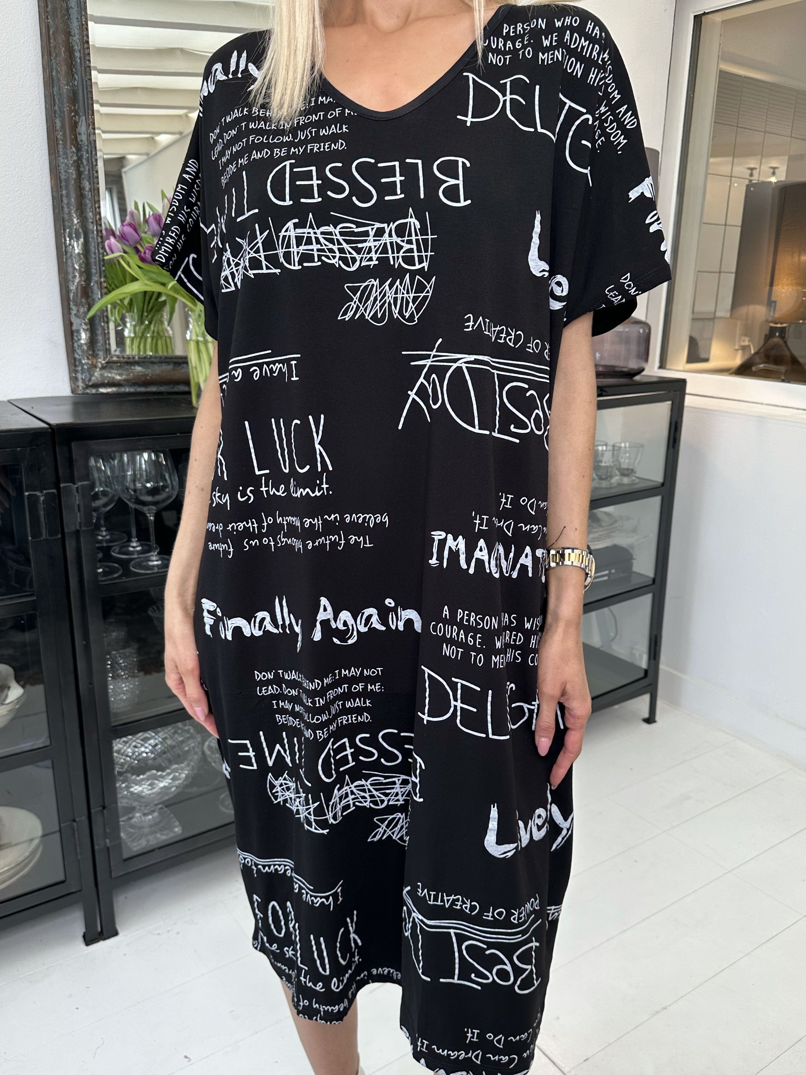 Pil - Cool t-shirt klänning med skrift