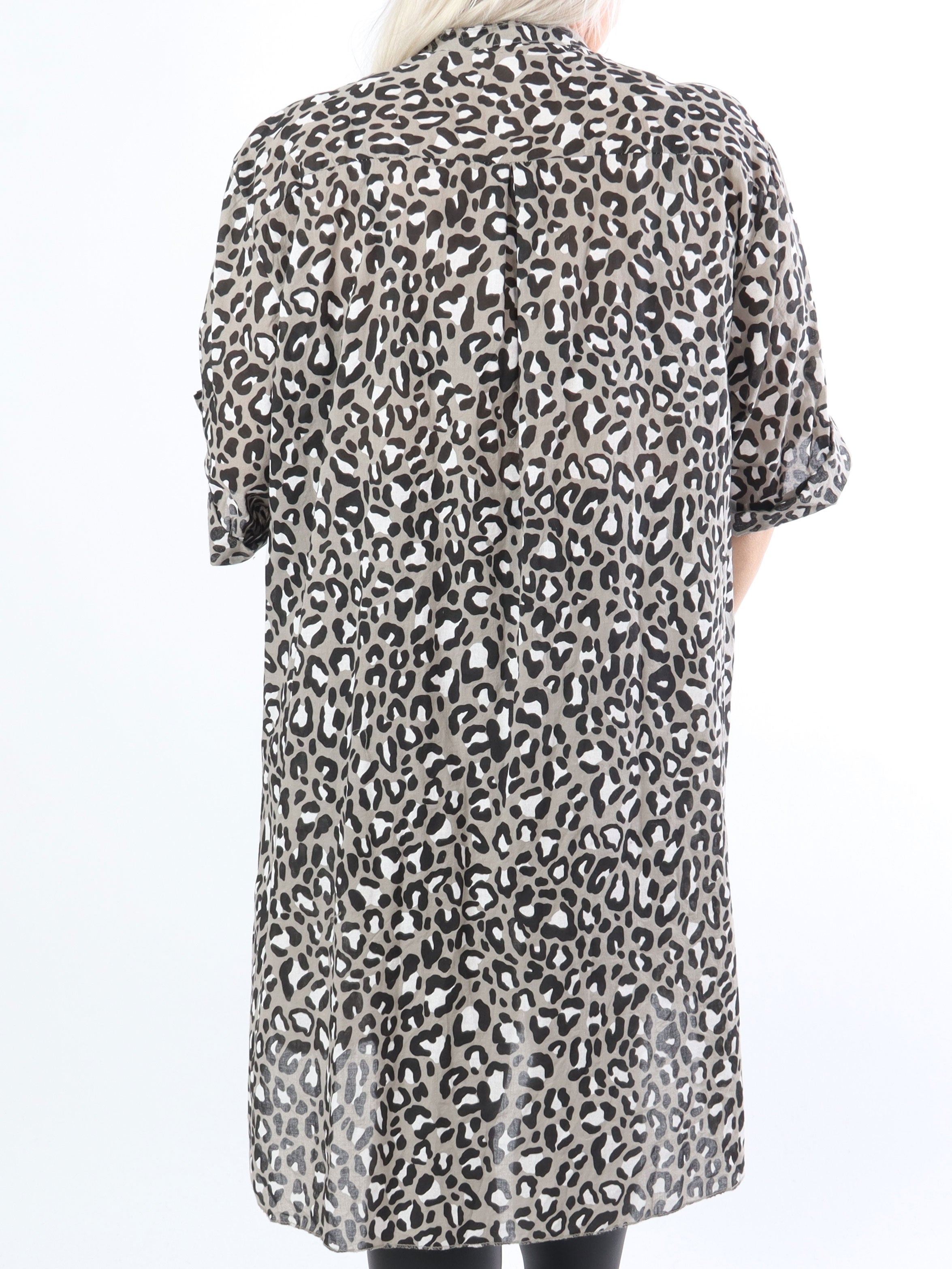 Pina - Plus size leopardskjorta med paljettfickor