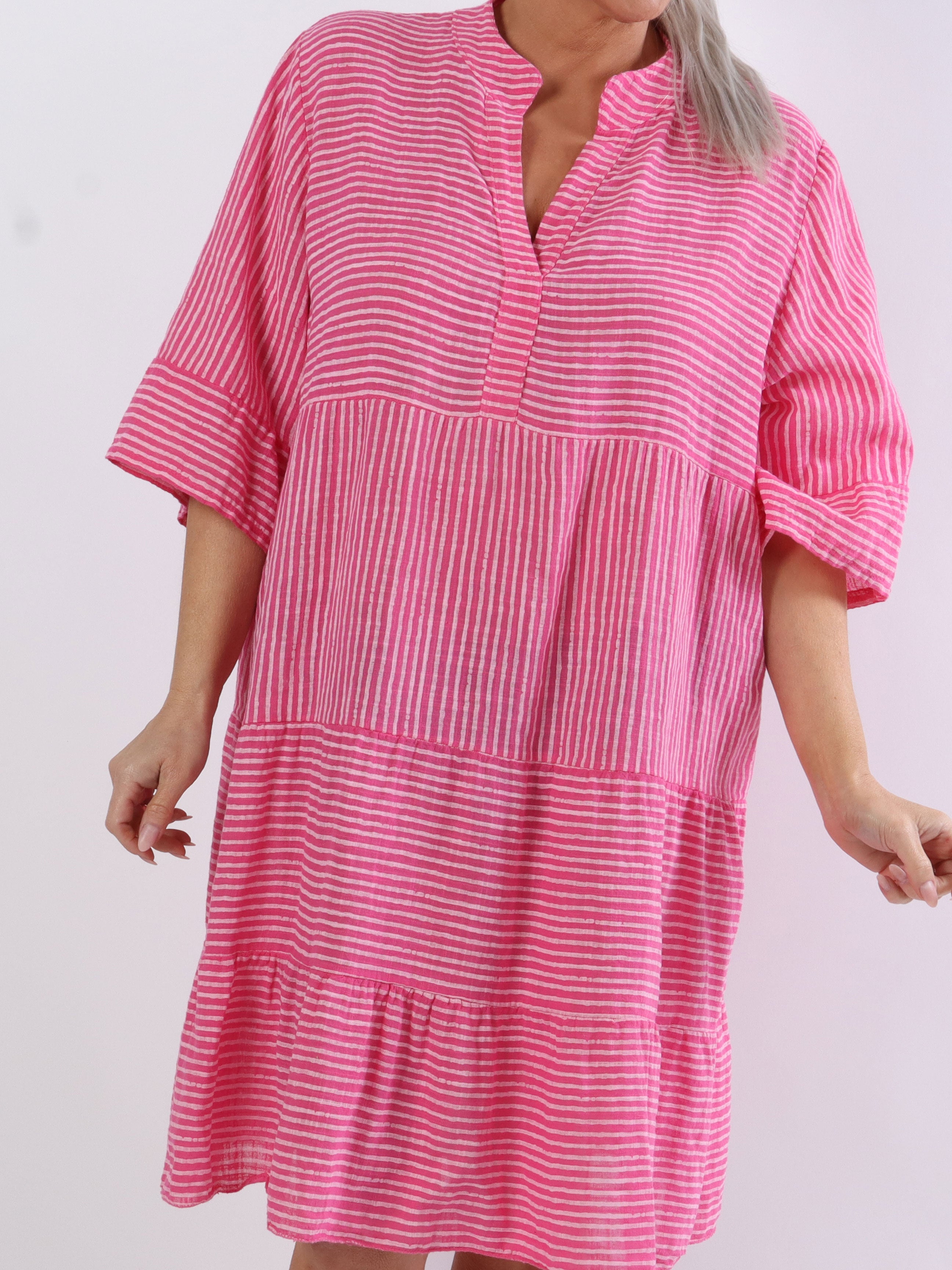 Pola - Söt randig plus size-klänning i lagerform