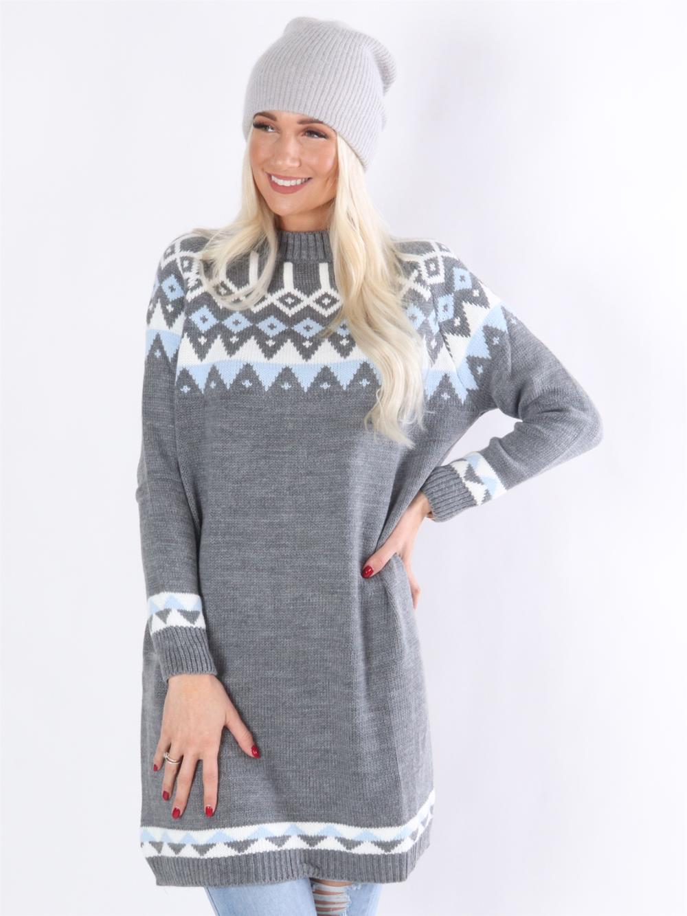 Rina - Stickad klänning med flerfärgat mönster