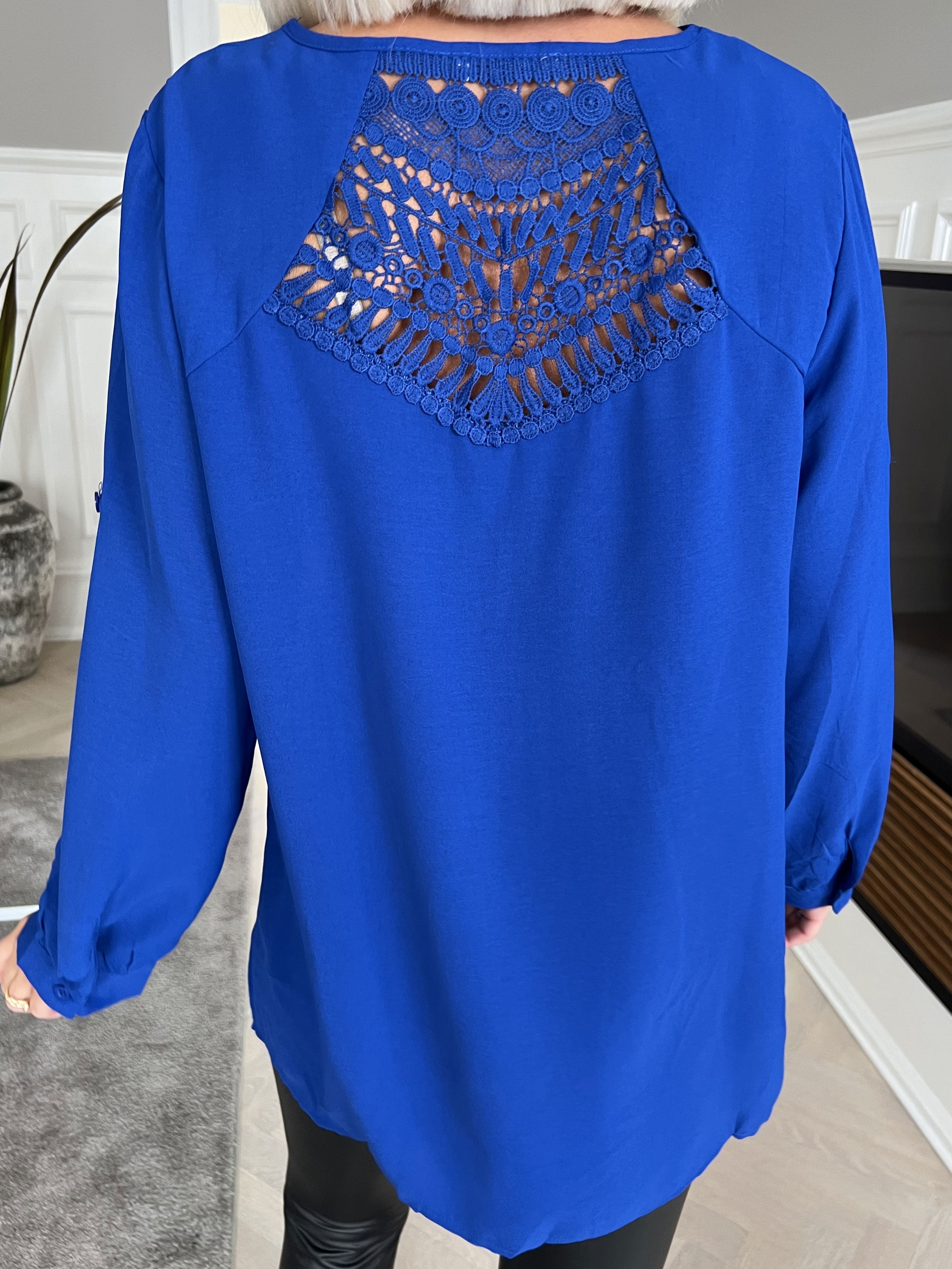 Rita - Söt tunika med spets på baksidan - Blue