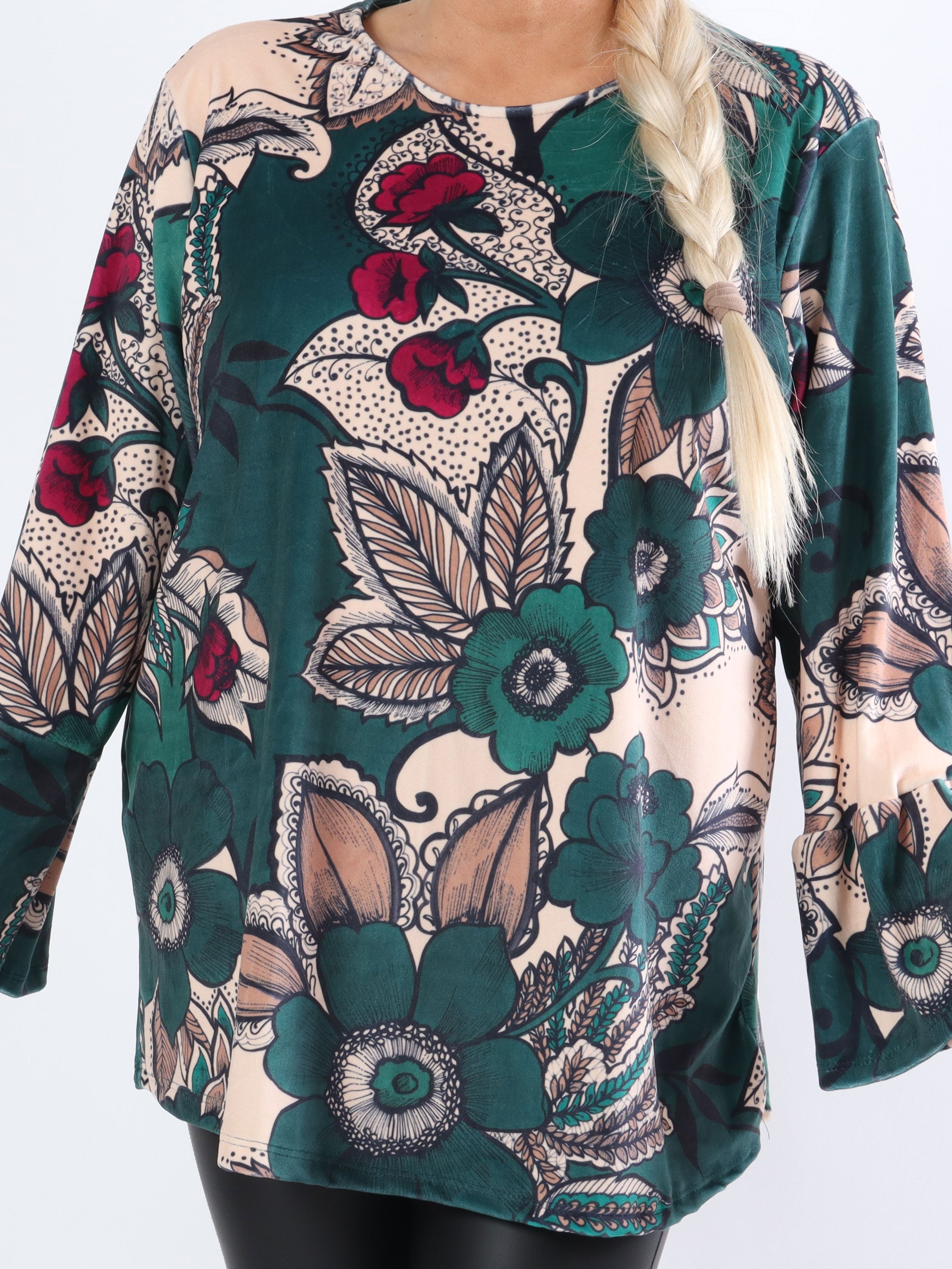 Romana - Mjuk plus size blus med mönster