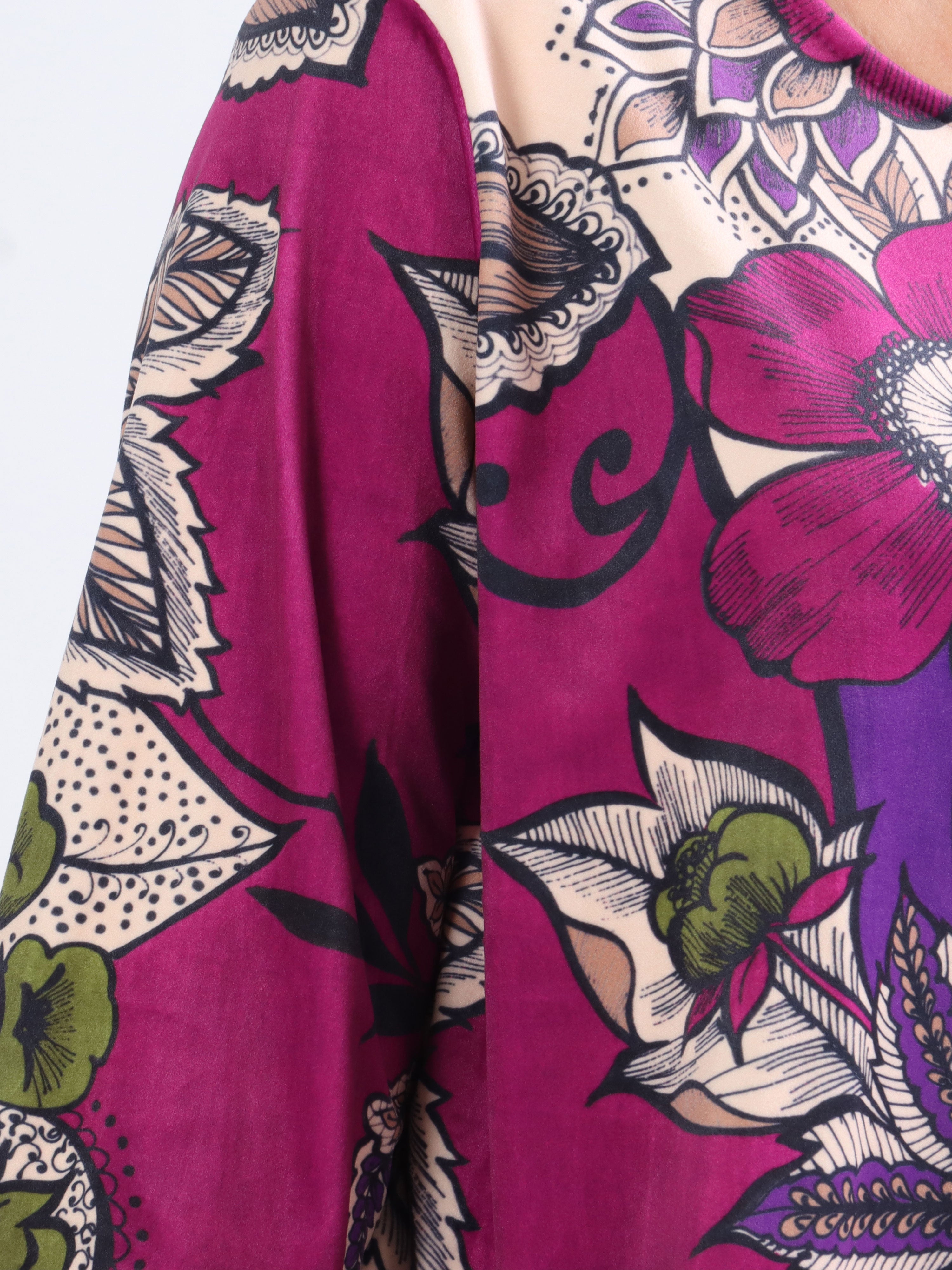 Romana - Mjuk plus size blus med mönster