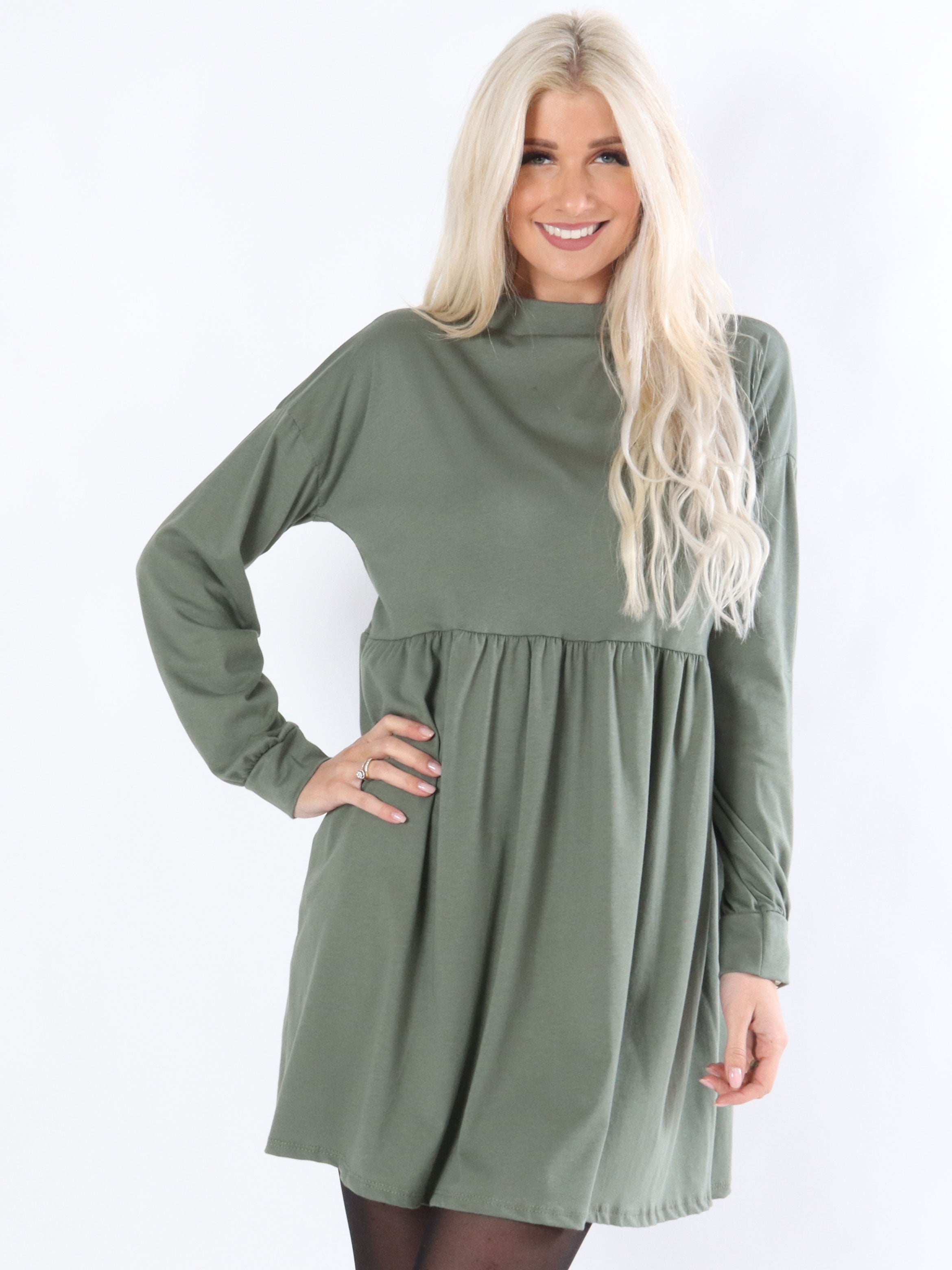 Saga - Armégrön långärmad blus med dragkedja på bröstet