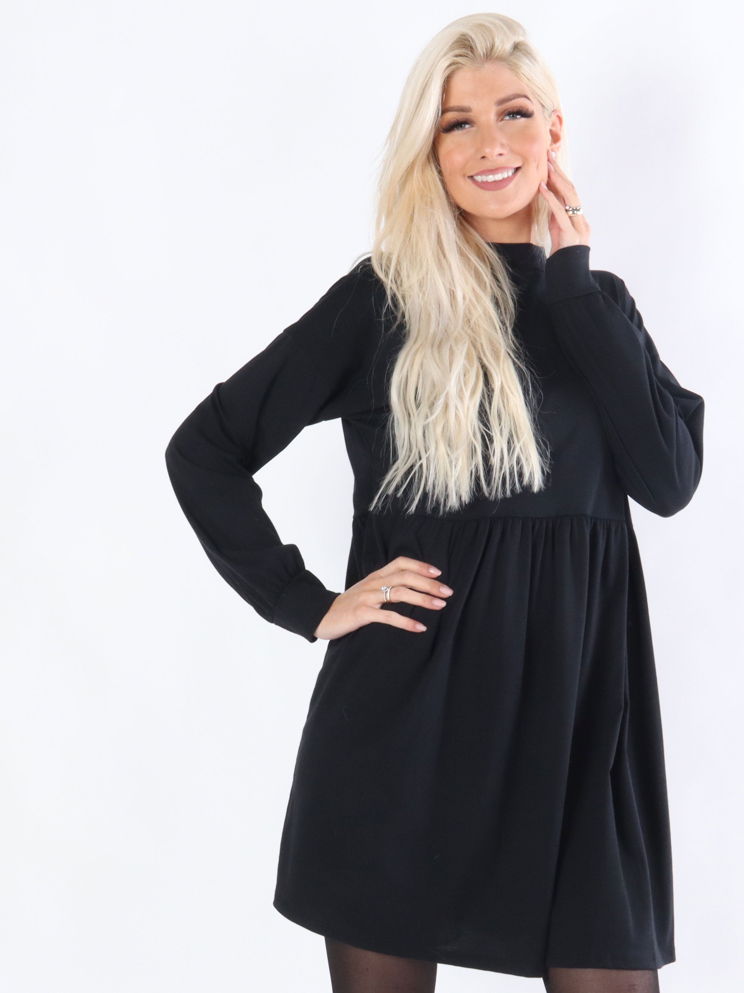 Saga - Armégrön långärmad blus med dragkedja på bröstet