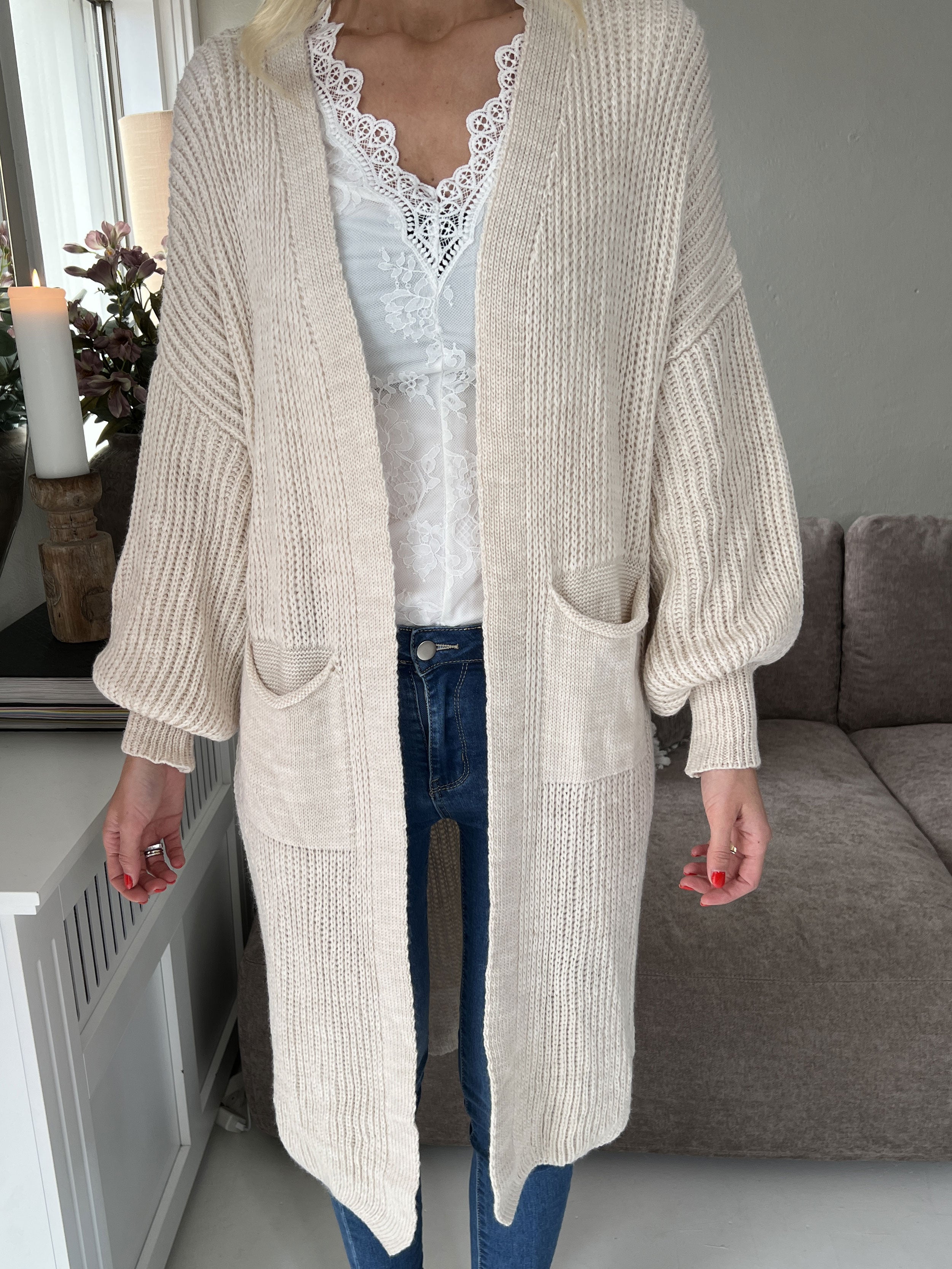 Sally - Stickad kofta med ballongärmar