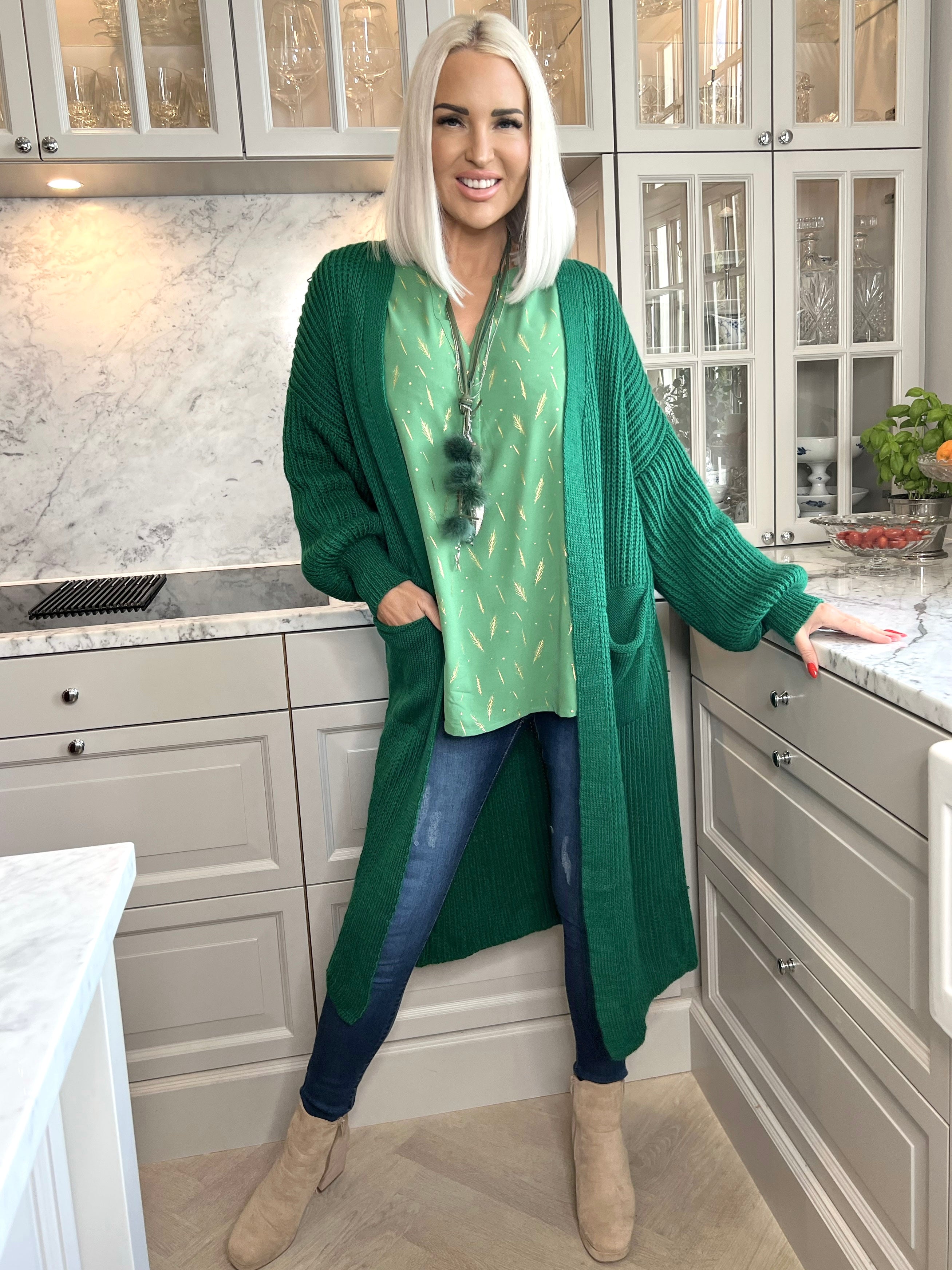 Sally - Stickad plus size kofta med ballongärmar