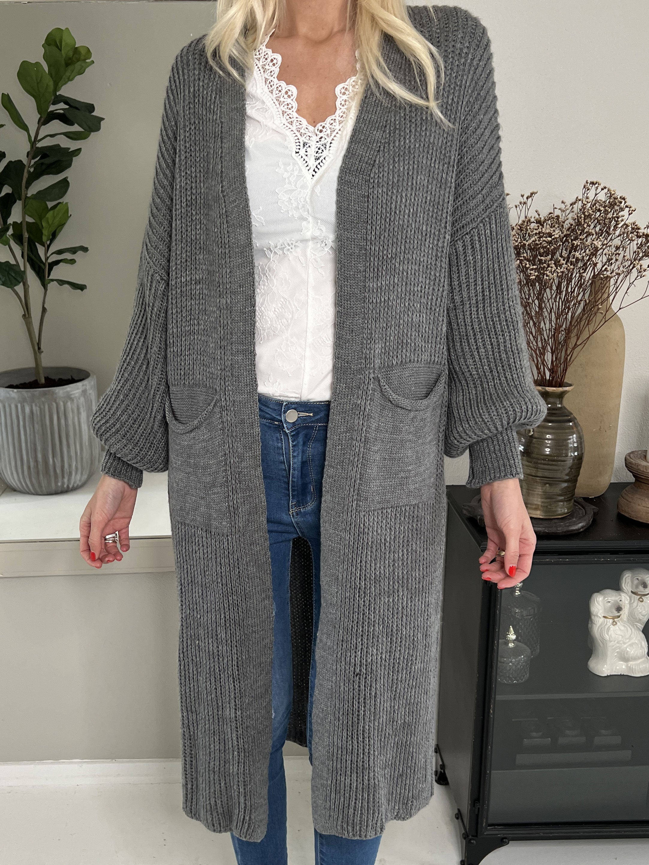 Sally - Stickad kofta med ballongärmar