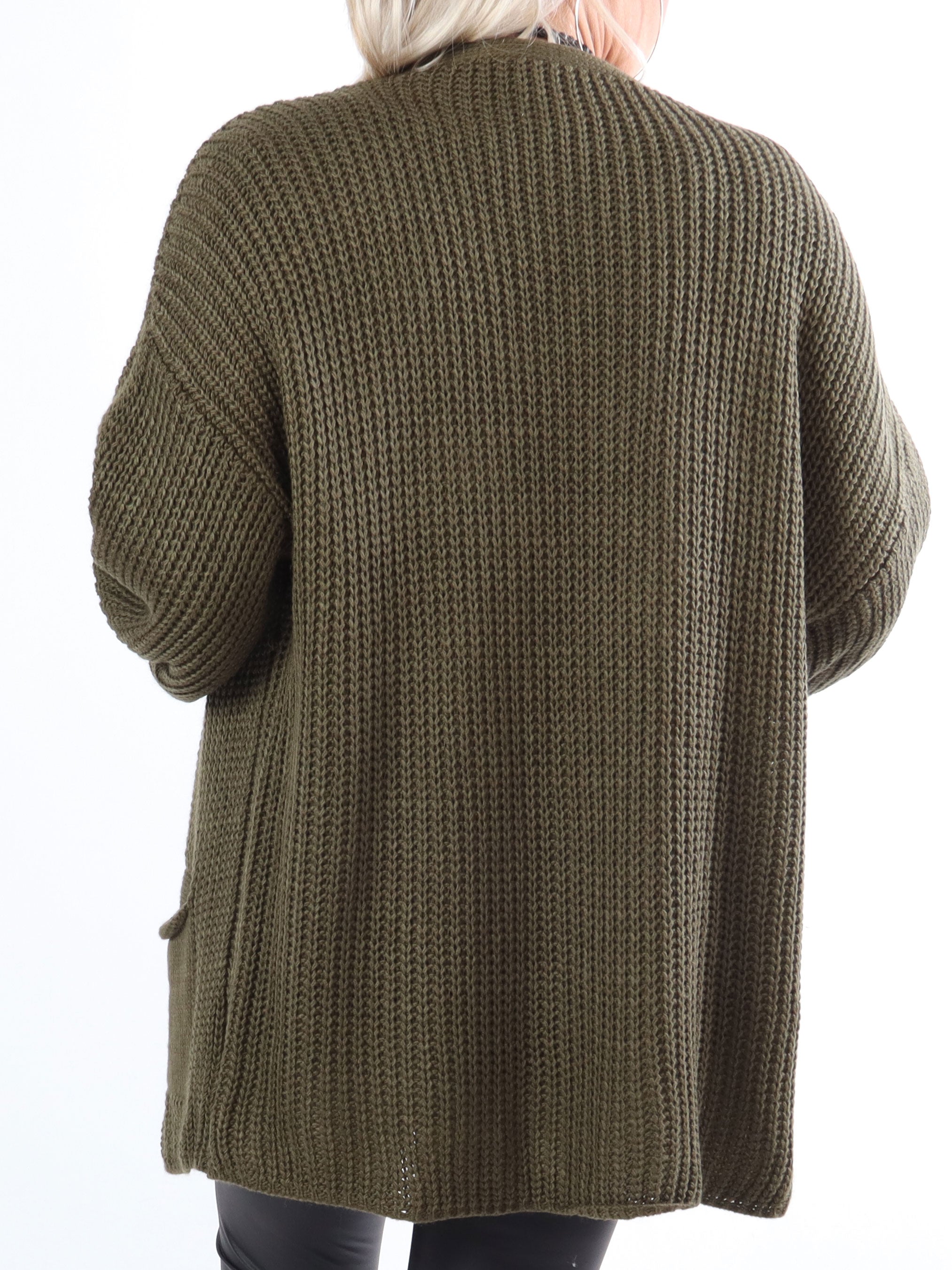 Sally Short - Söt stickad plus size kofta med ballongärmar