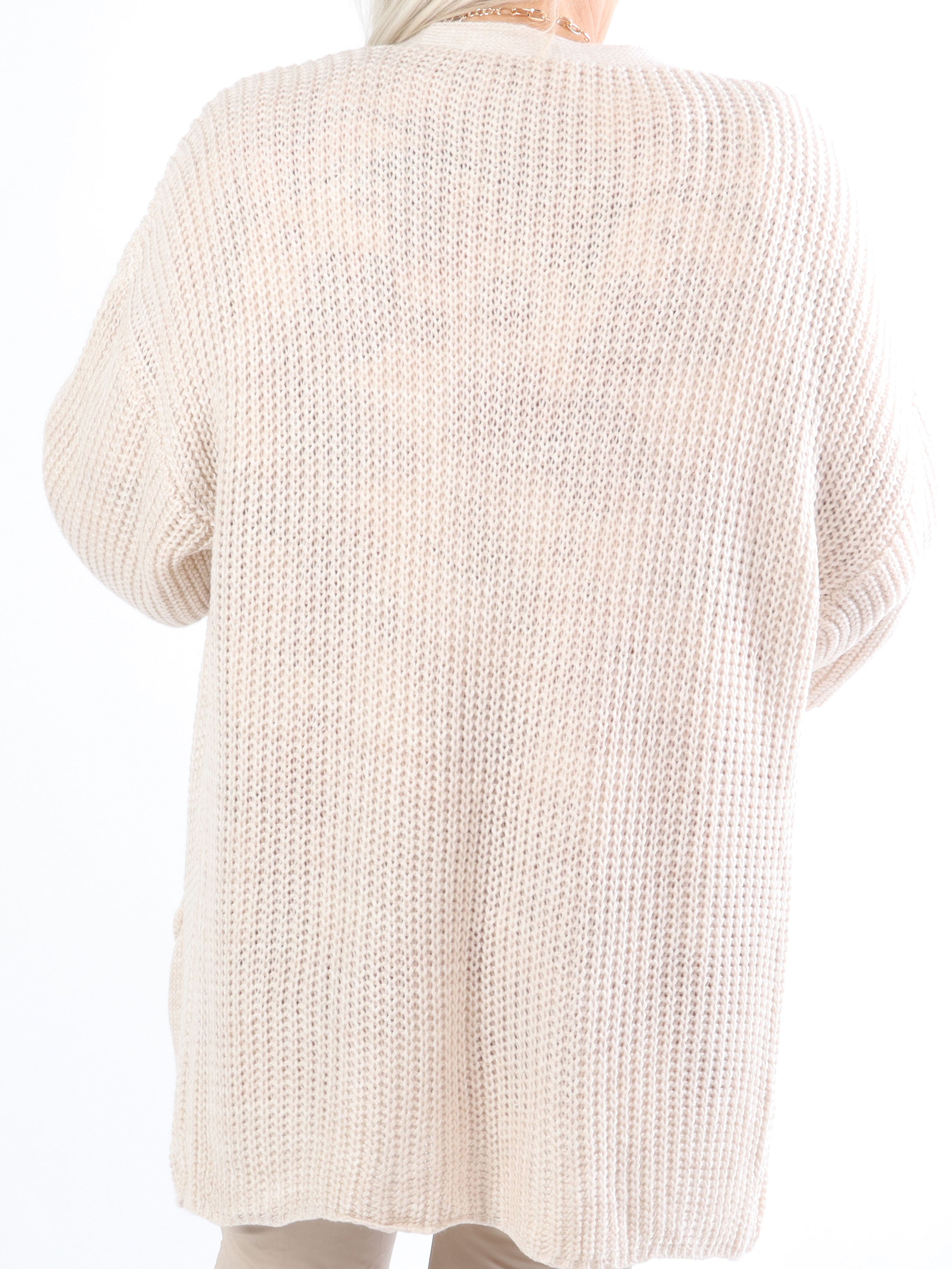 Sally Short - Söt stickad plus size kofta med ballongärmar