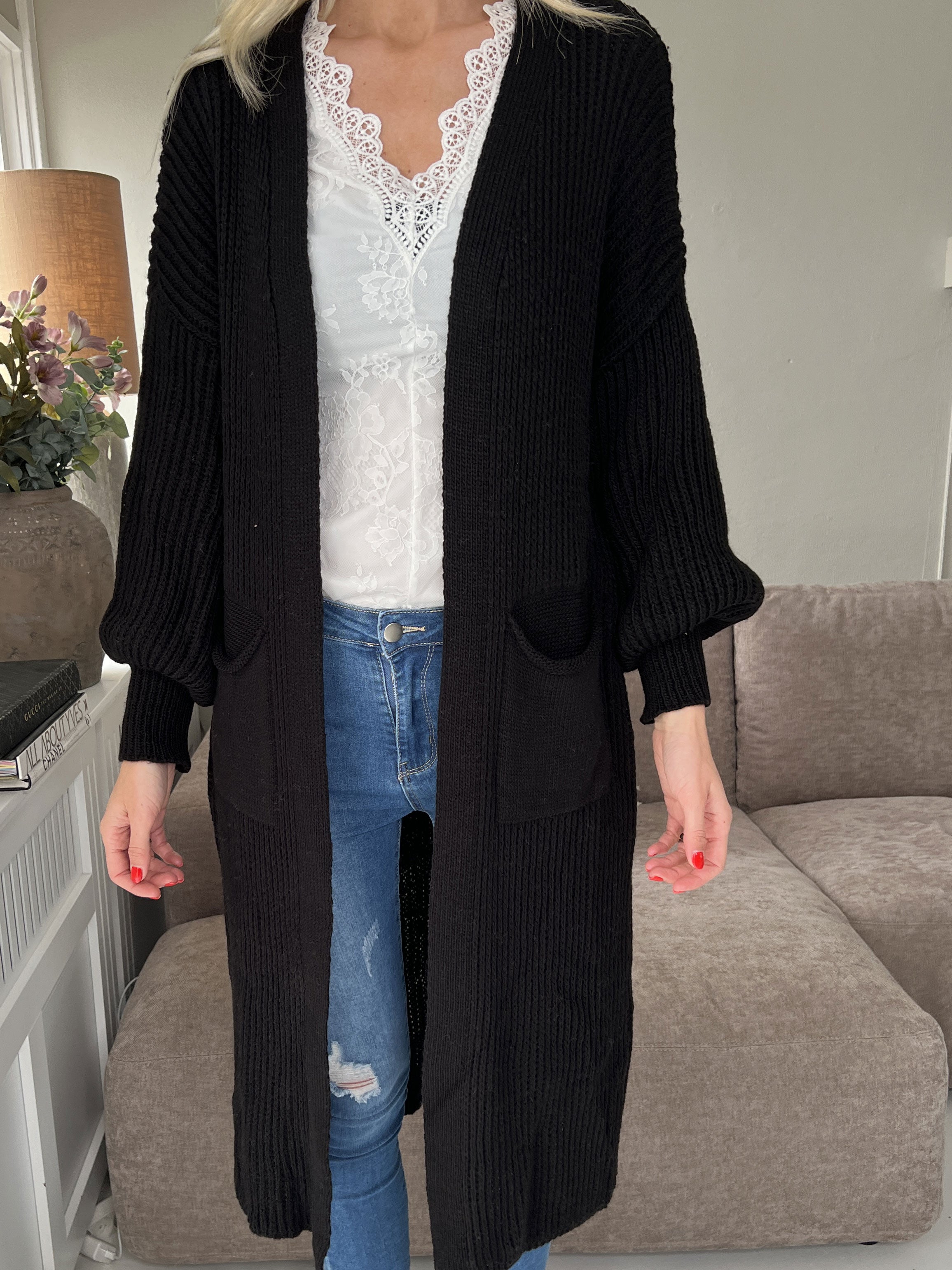 Sally - Stickad kofta med ballongärmar