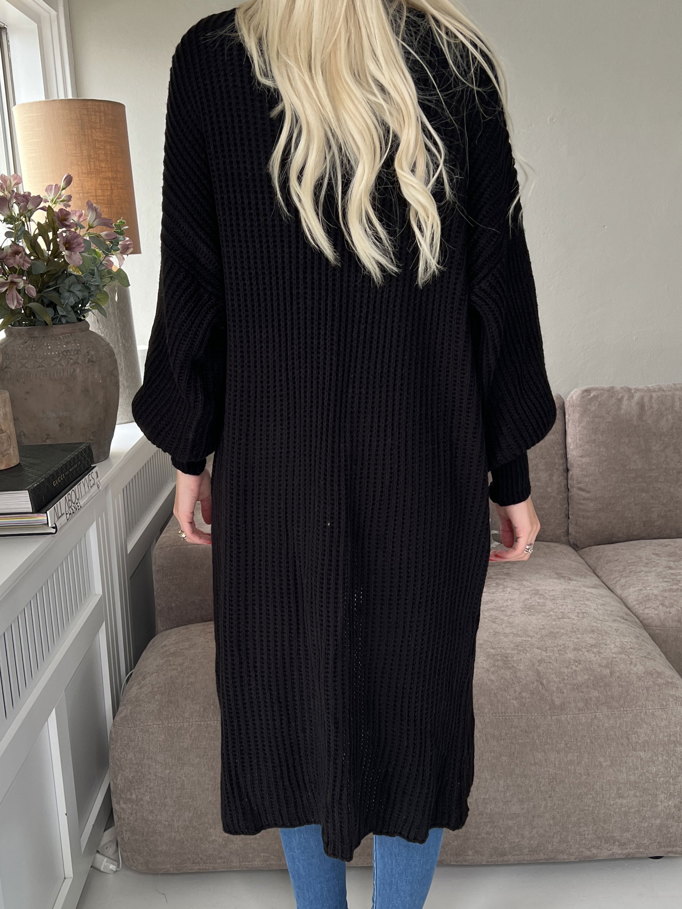 Sally - Stickad kofta med ballongärmar