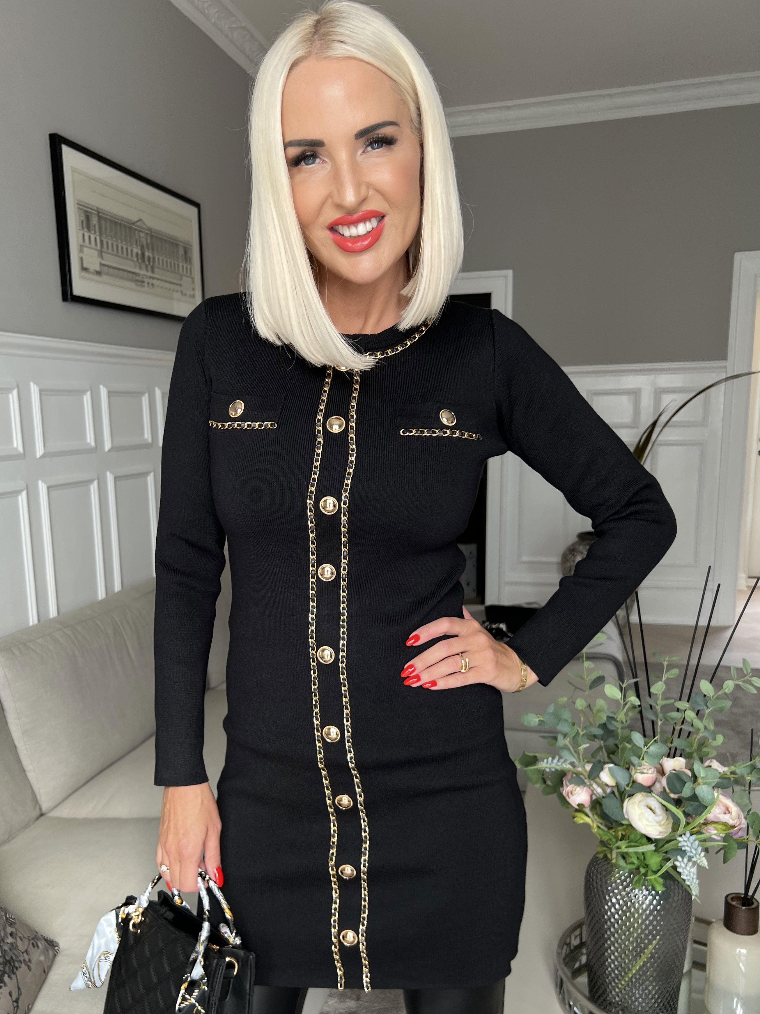 Salma - Nära klänning med guldknappar och kedjedetaljer - Black