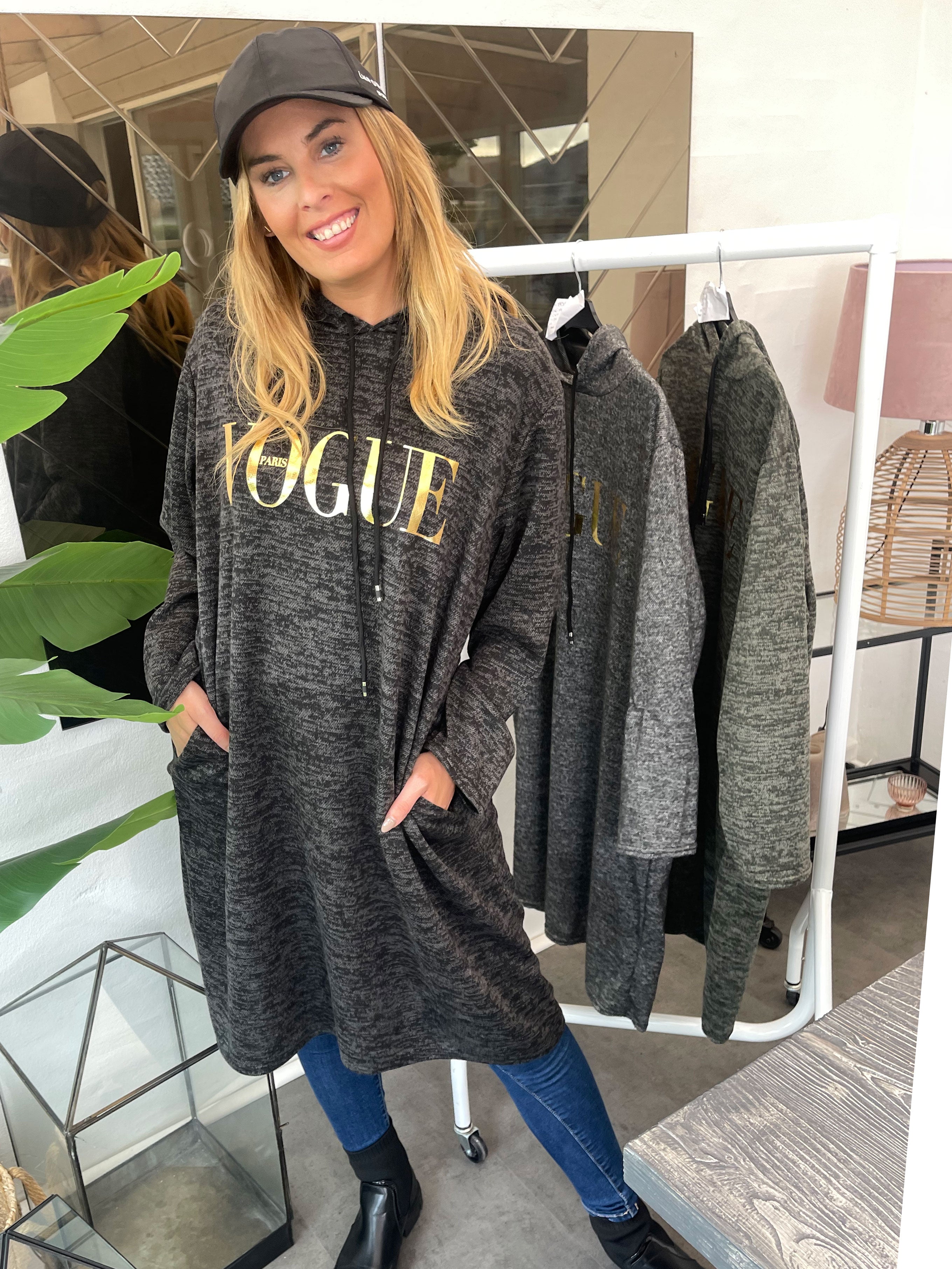 Sarita - Hoodie klänning med skrift