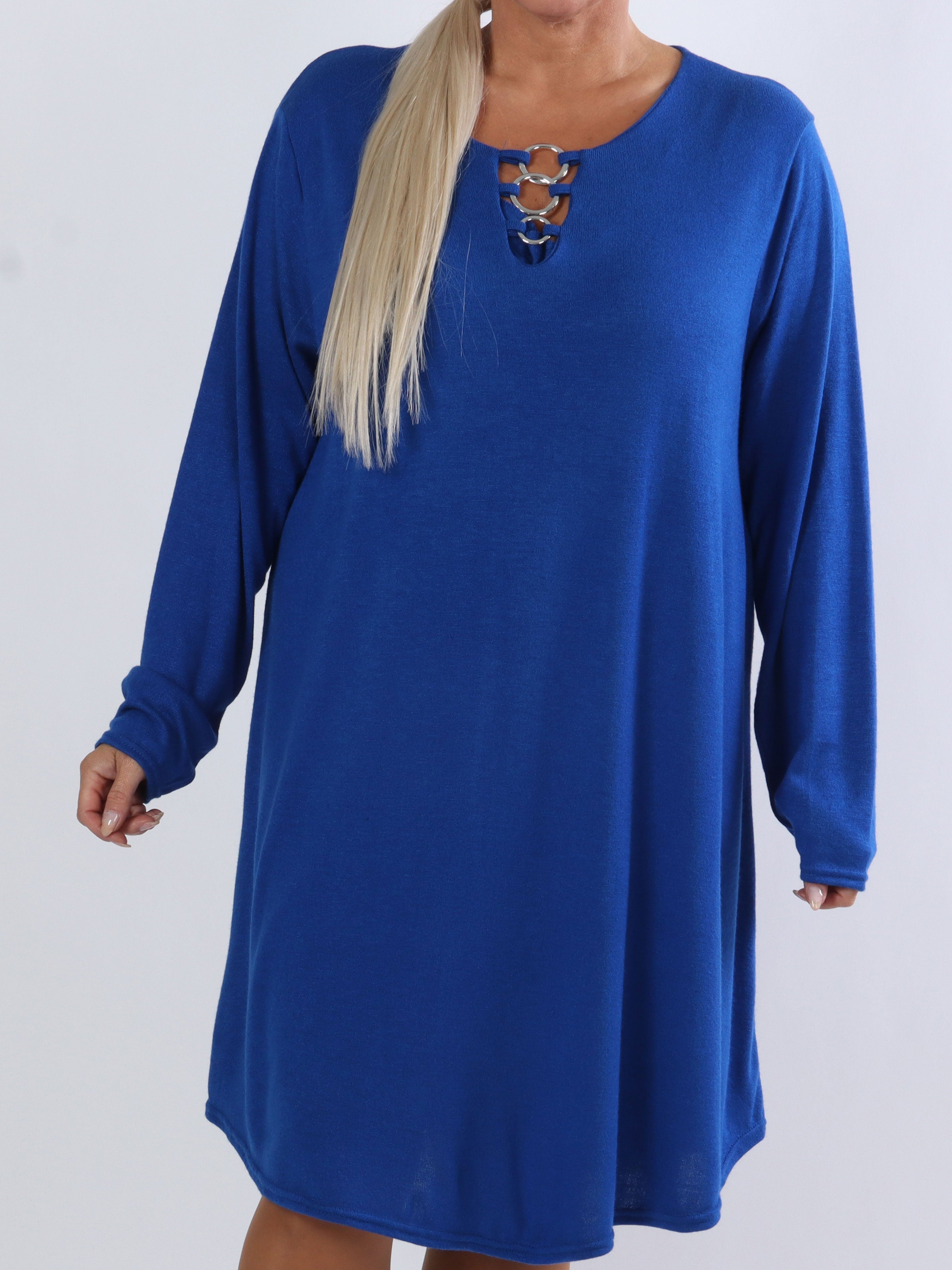 Sidsel - Härlig mjuk plus size klänning med silverringar framtill - Petroleum