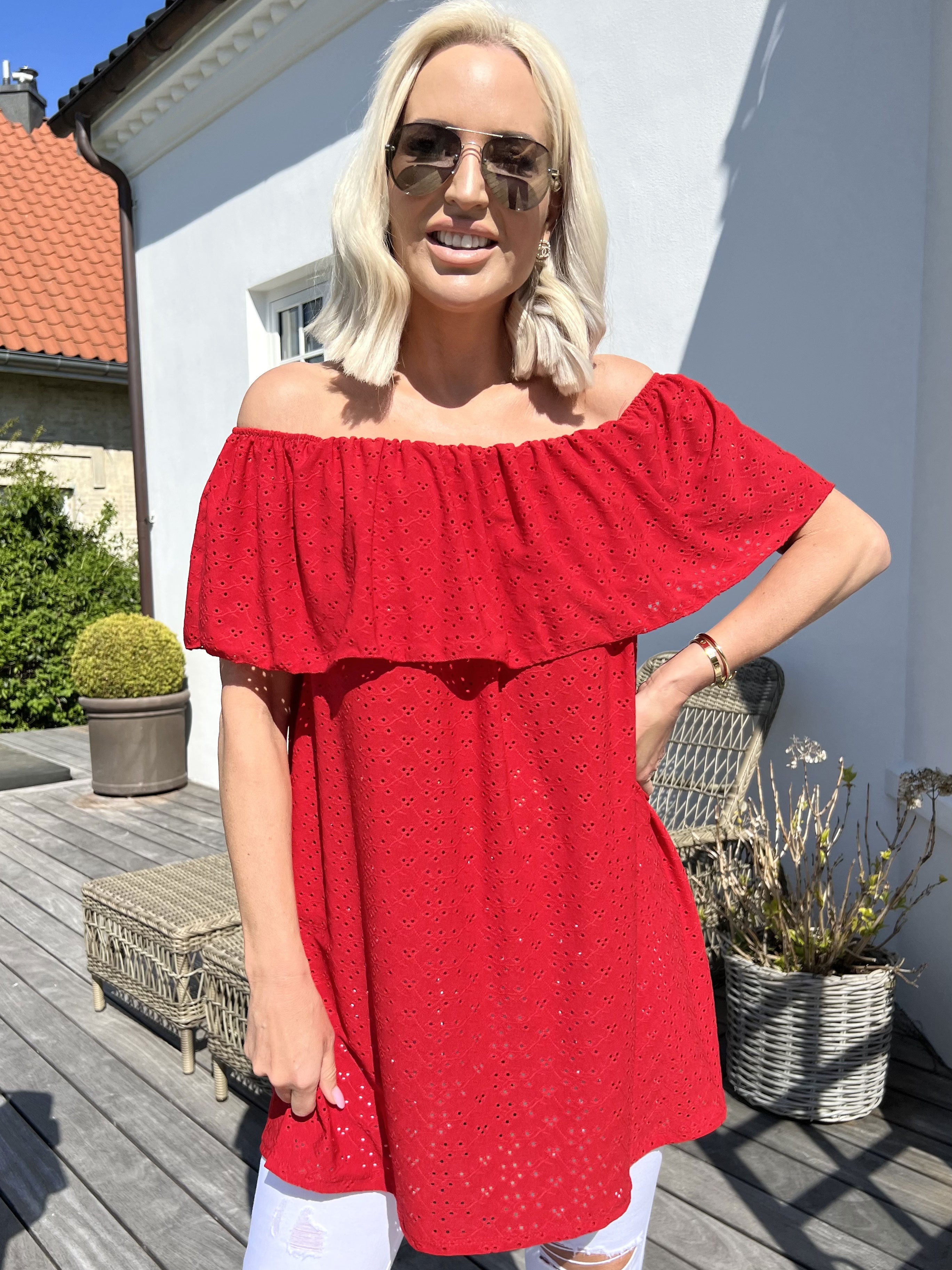 Sienna - Söt tunika med resår och broderi anglaise