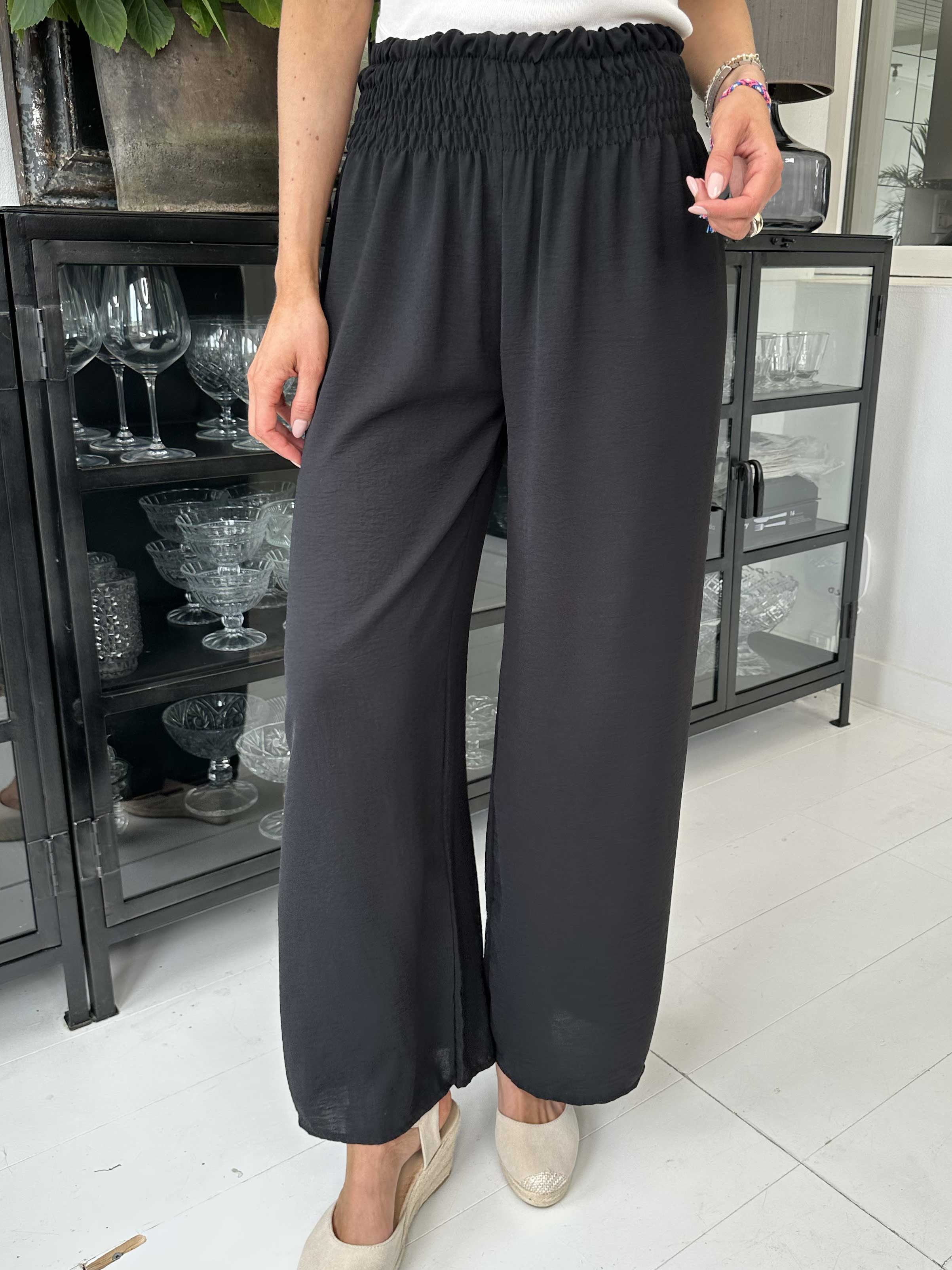 Signe - Lösa byxor med resår i midjan - Green