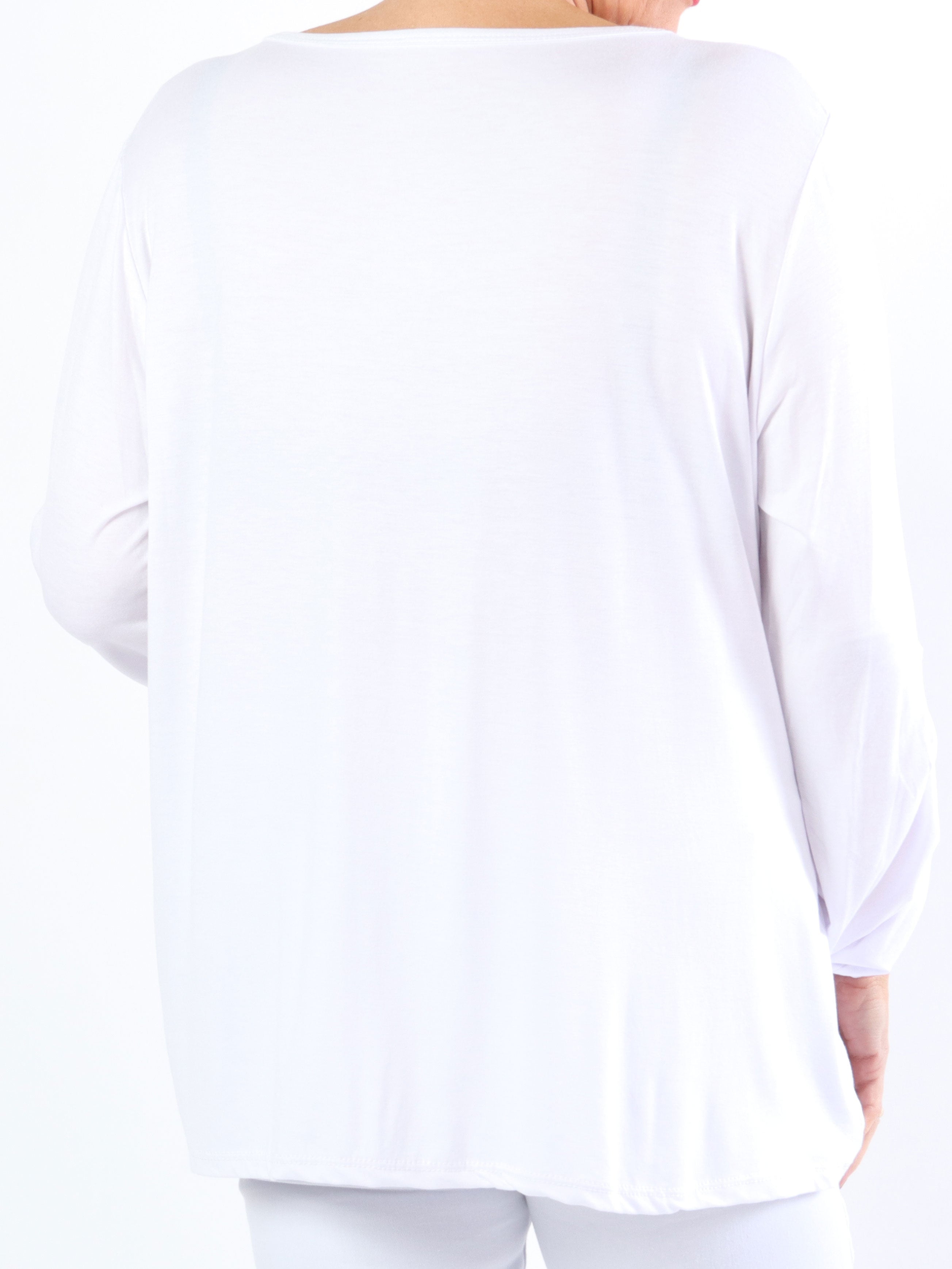 Sisse - Mjuk elastisk plus size blus med motiv och imiterad kant