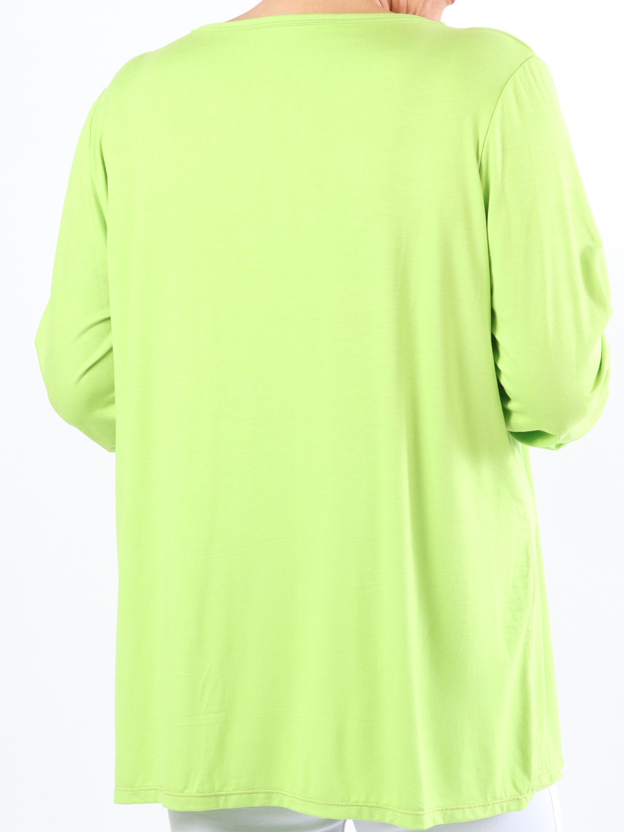 Sisse - Mjuk elastisk plus size blus med motiv och imiterad kant