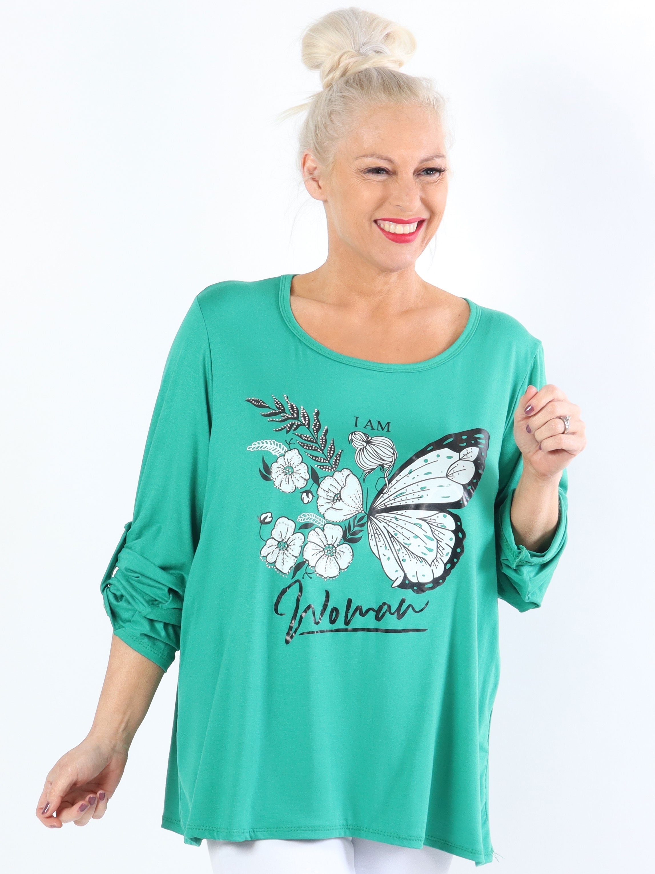 Sisse - Mjuk elastisk plus size blus med motiv och imiterad kant