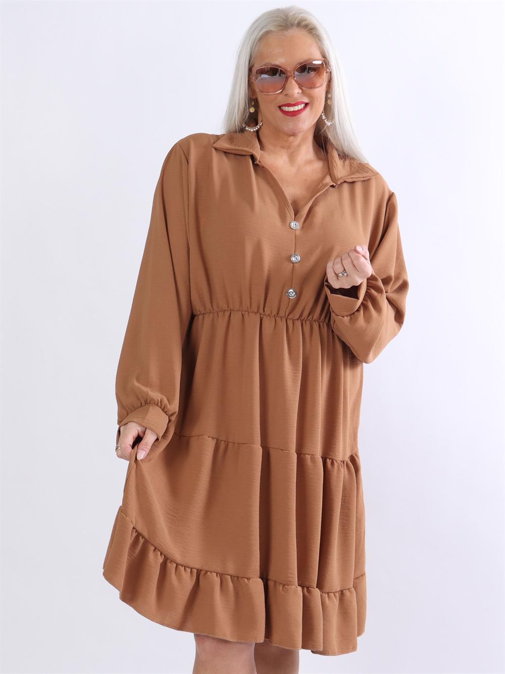 Slavia - Klänning med silverknappar och gummiband i midjan