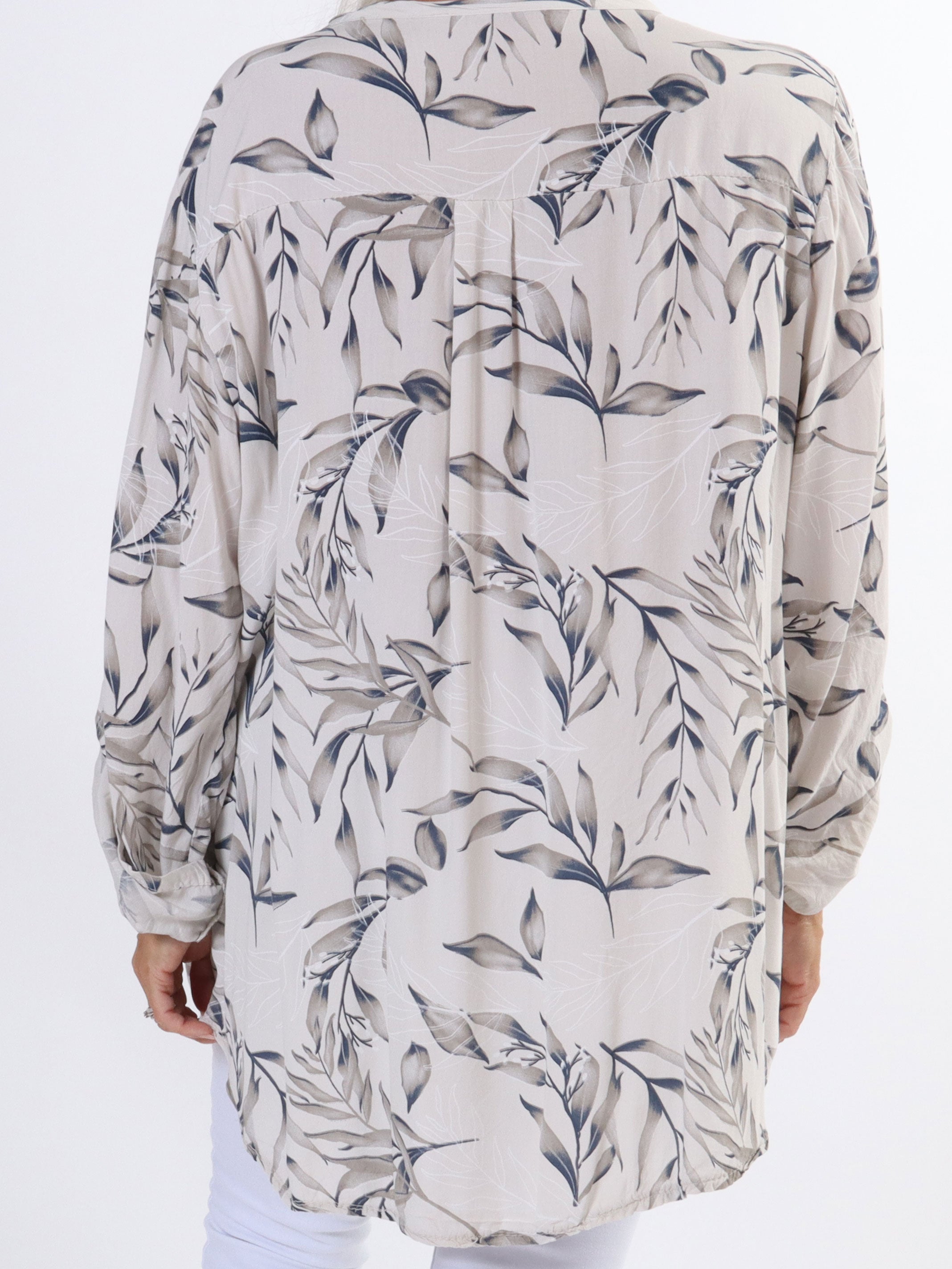 Sne - Fin bomullsskjorta i plus size med bladmotiv