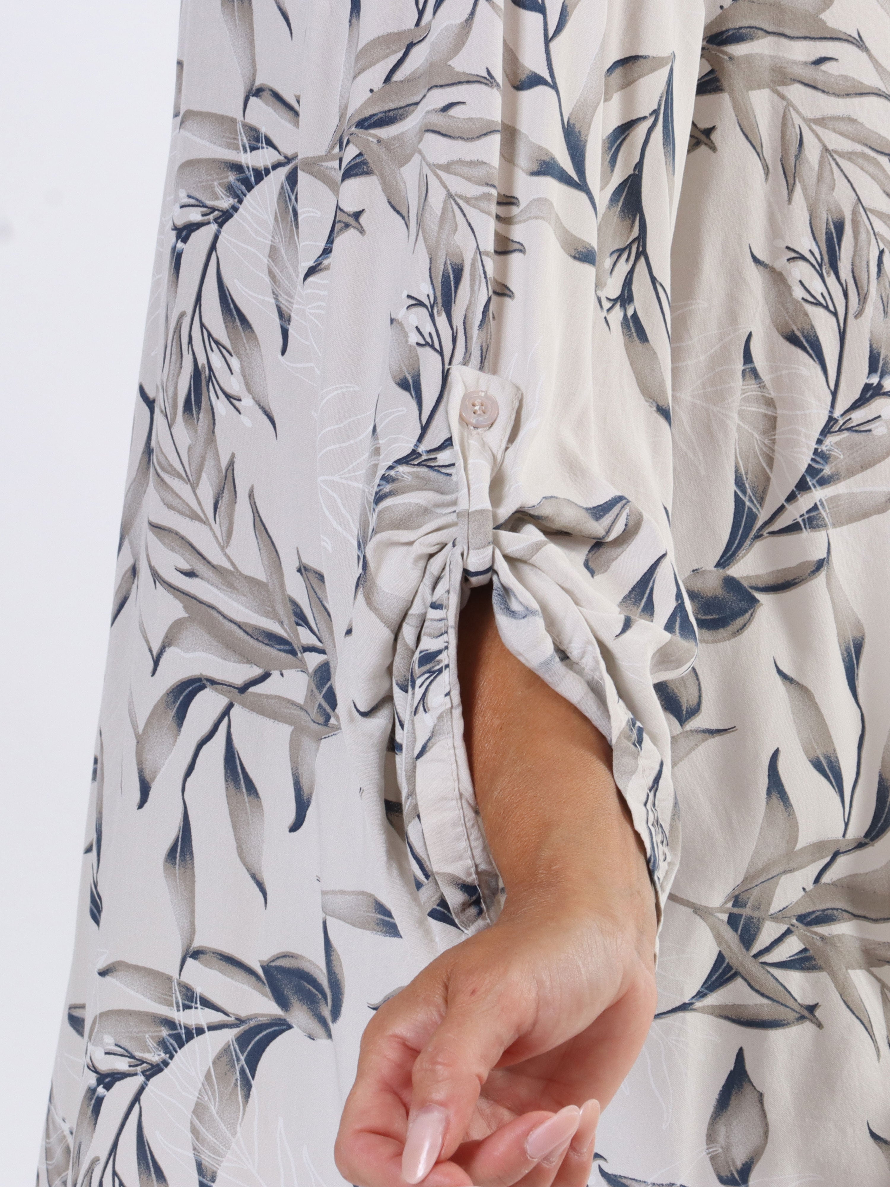 Sne - Fin bomullsskjorta i plus size med bladmotiv