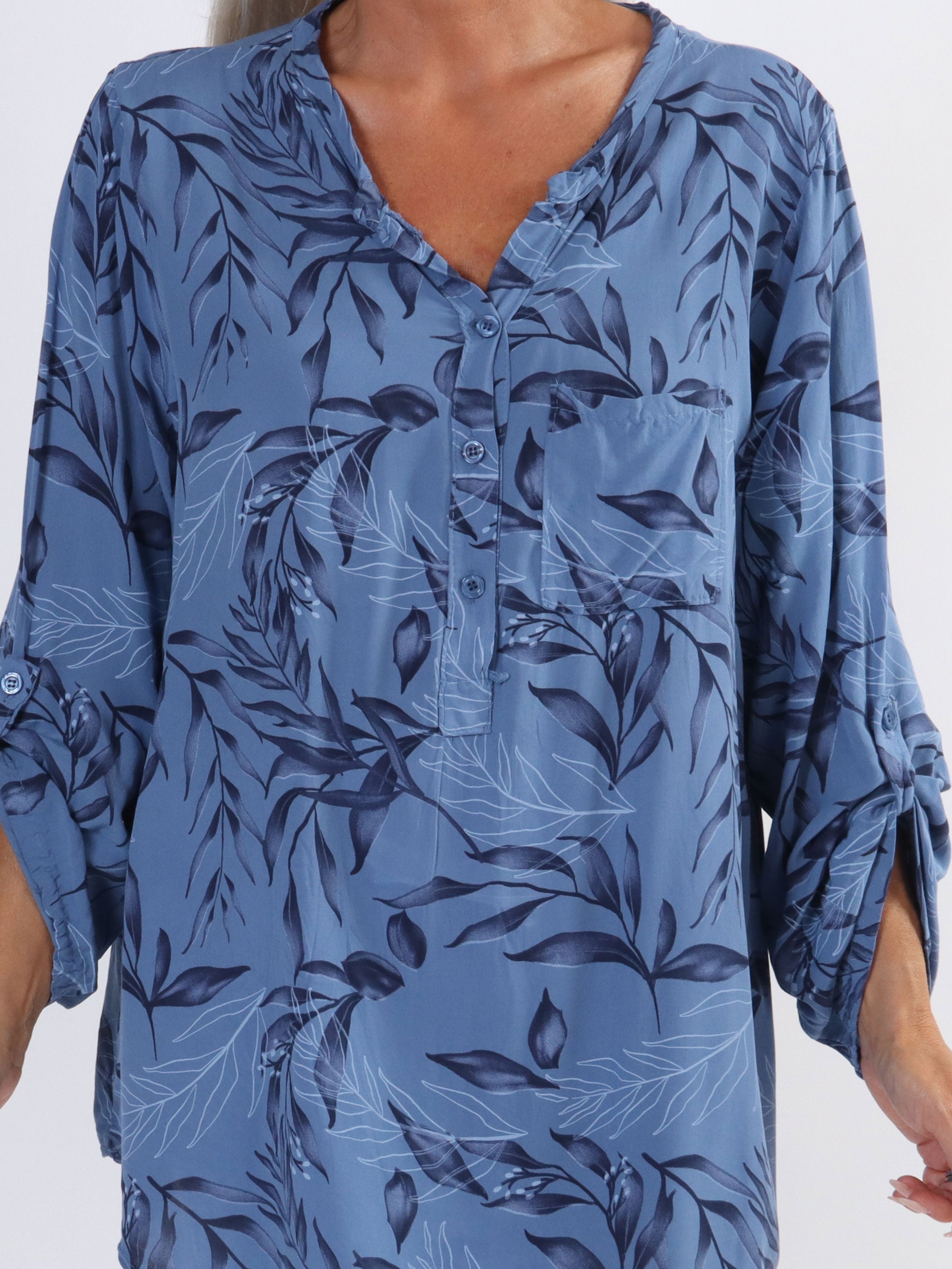 Sne - Fin bomullsskjorta i plus size med bladmotiv