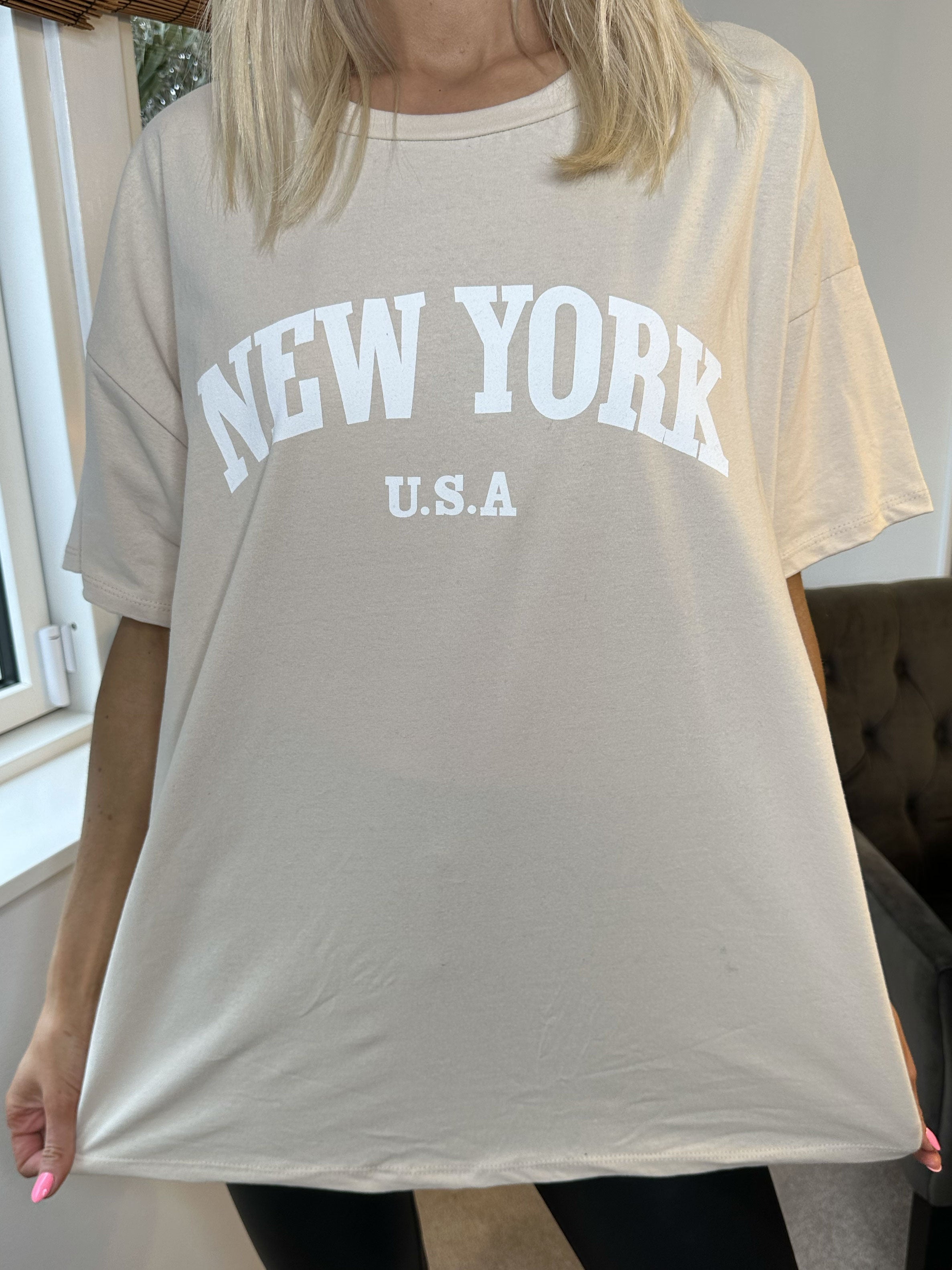 Sofia - Enkel t-shirt med text på bröstet