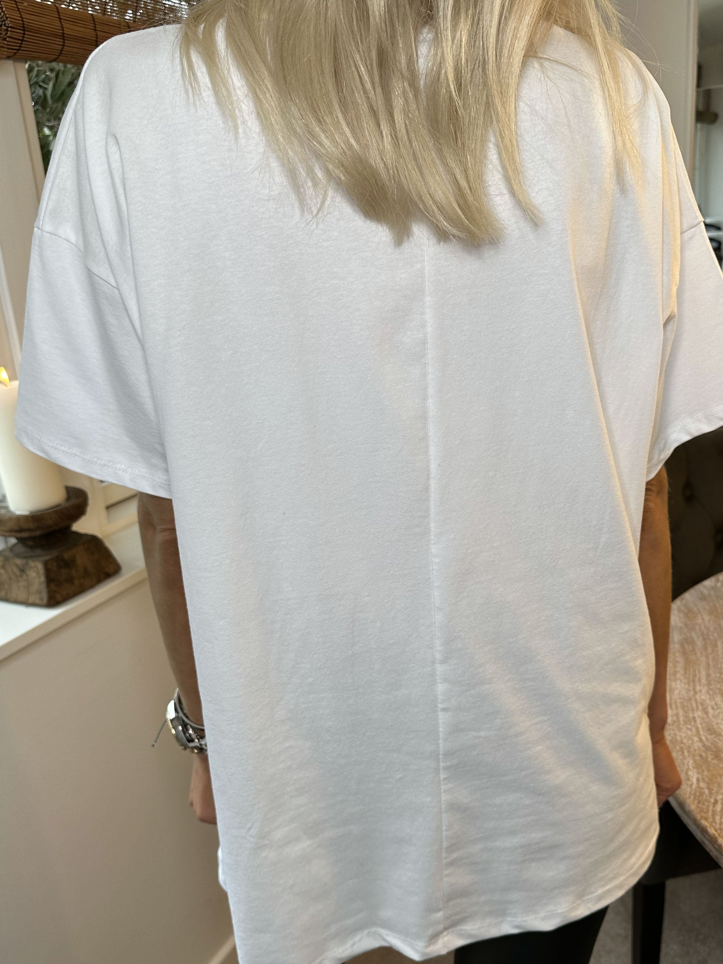 Sofia - Enkel t-shirt med text på bröstet