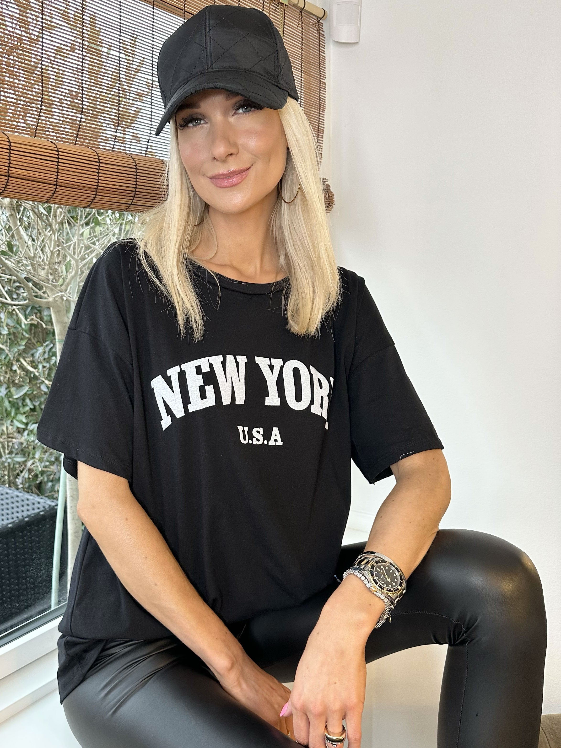 Sofia - Enkel t-shirt med text på bröstet