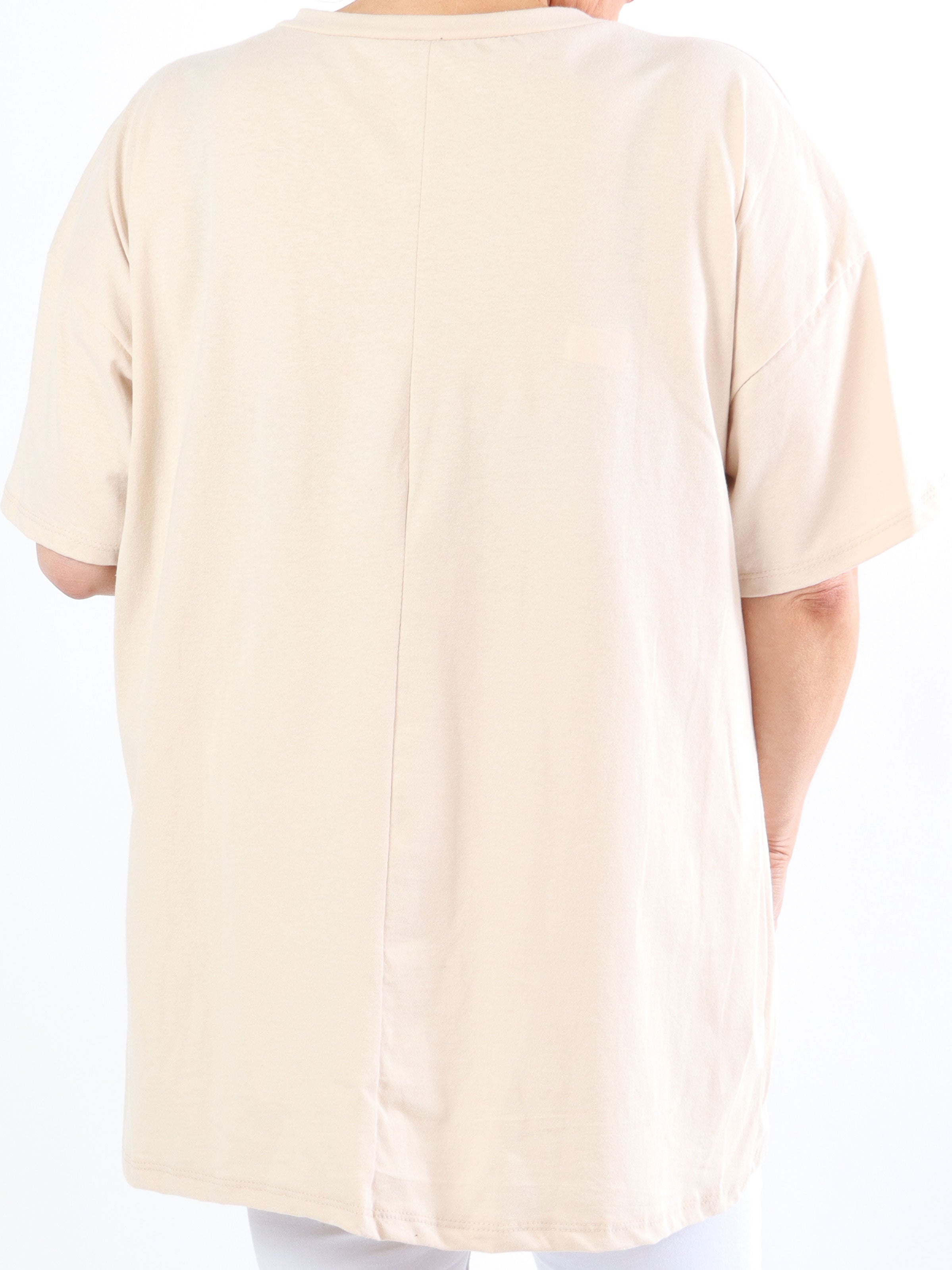 Sofia - Enkel plus size t-shirt med text på bröstet