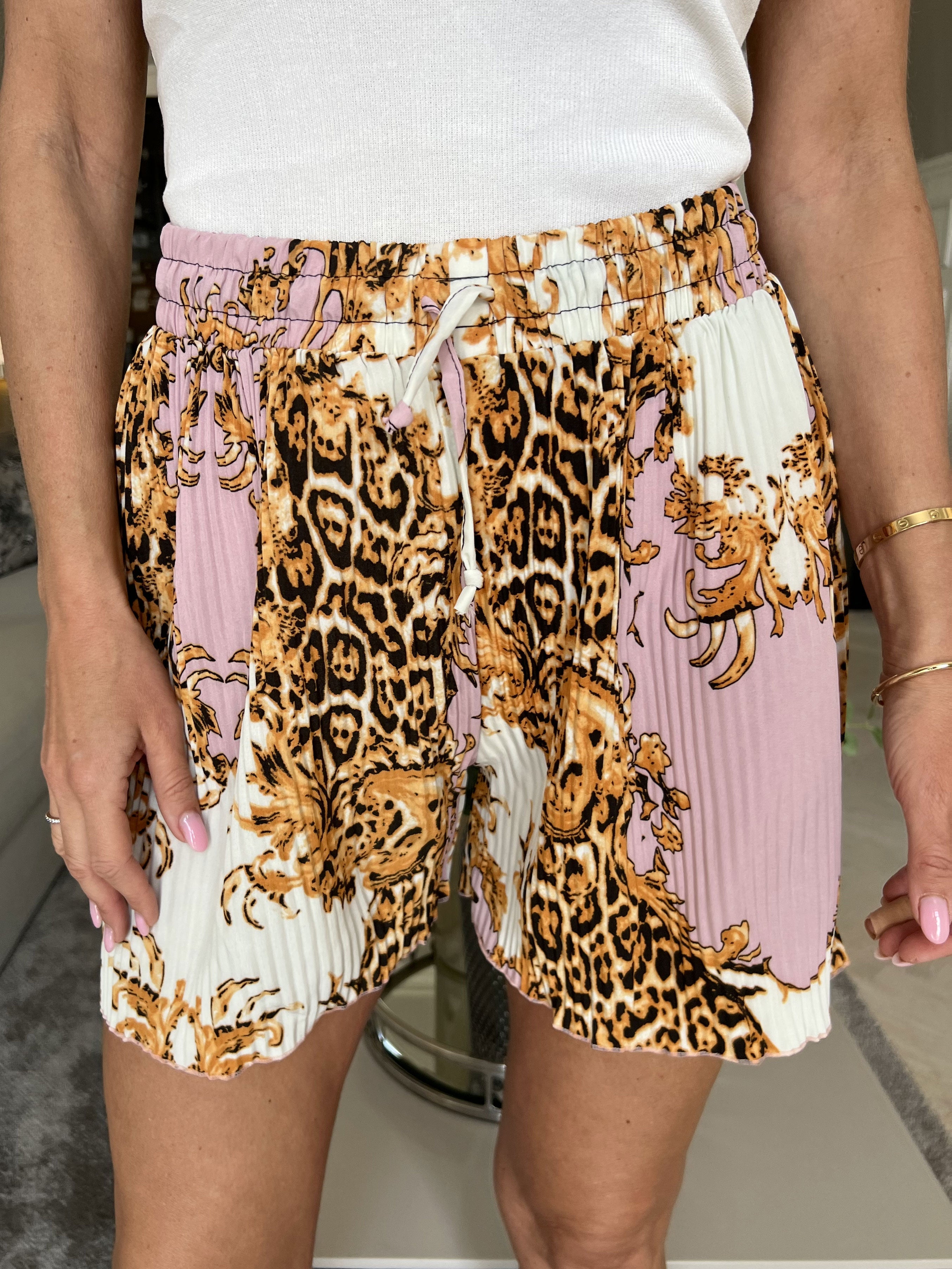 Sophia Short - Söta plisserade shorts med resår i midjan - Rose