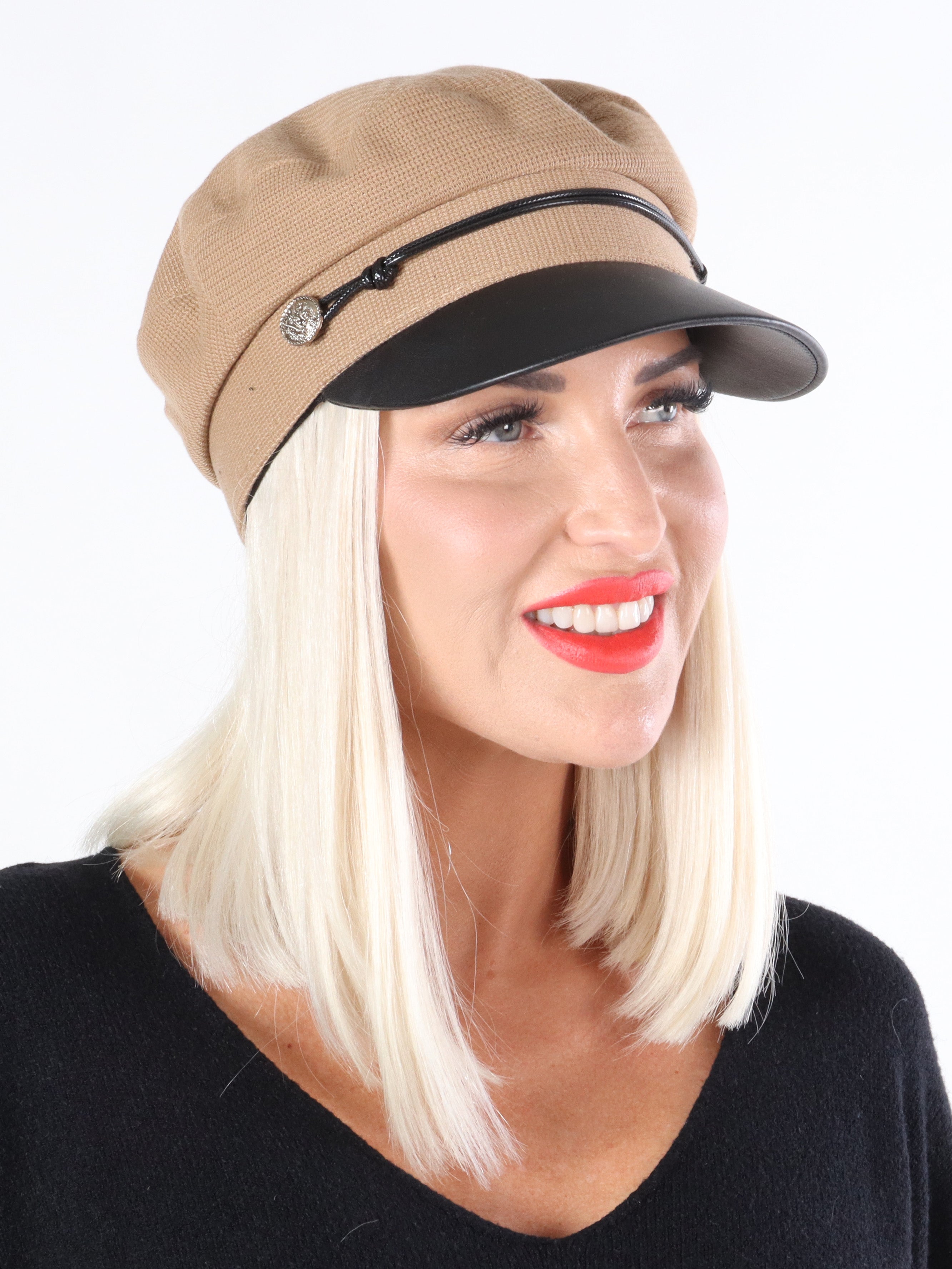 Stefania - Armégrön hatt med läderlook